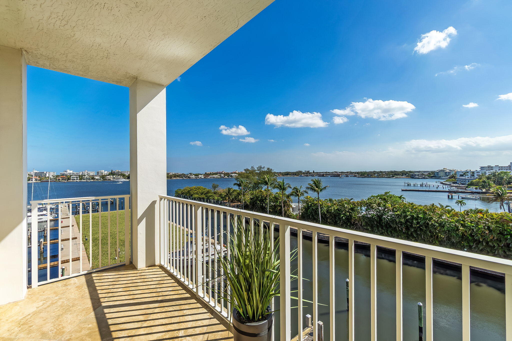 806 E Windward #524, Lantana FL 33462