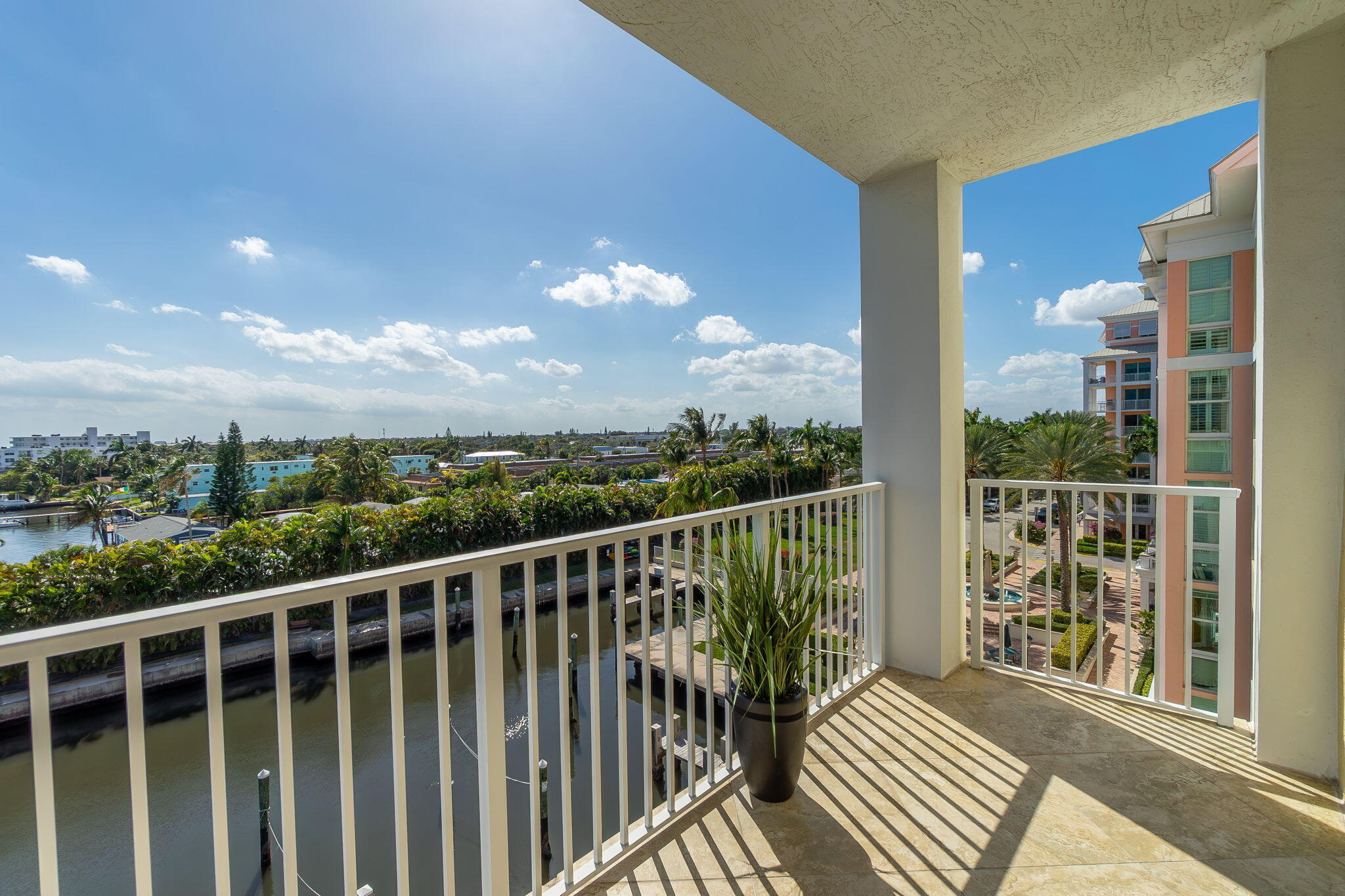806 E Windward #524, Lantana FL 33462