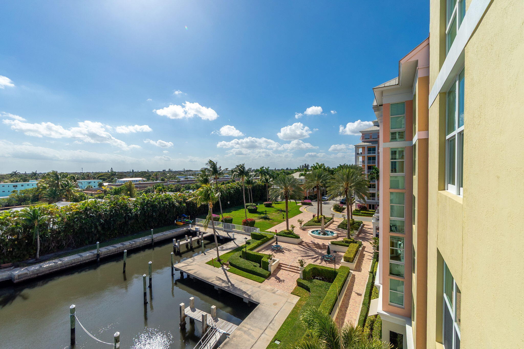806 E Windward #524, Lantana FL 33462