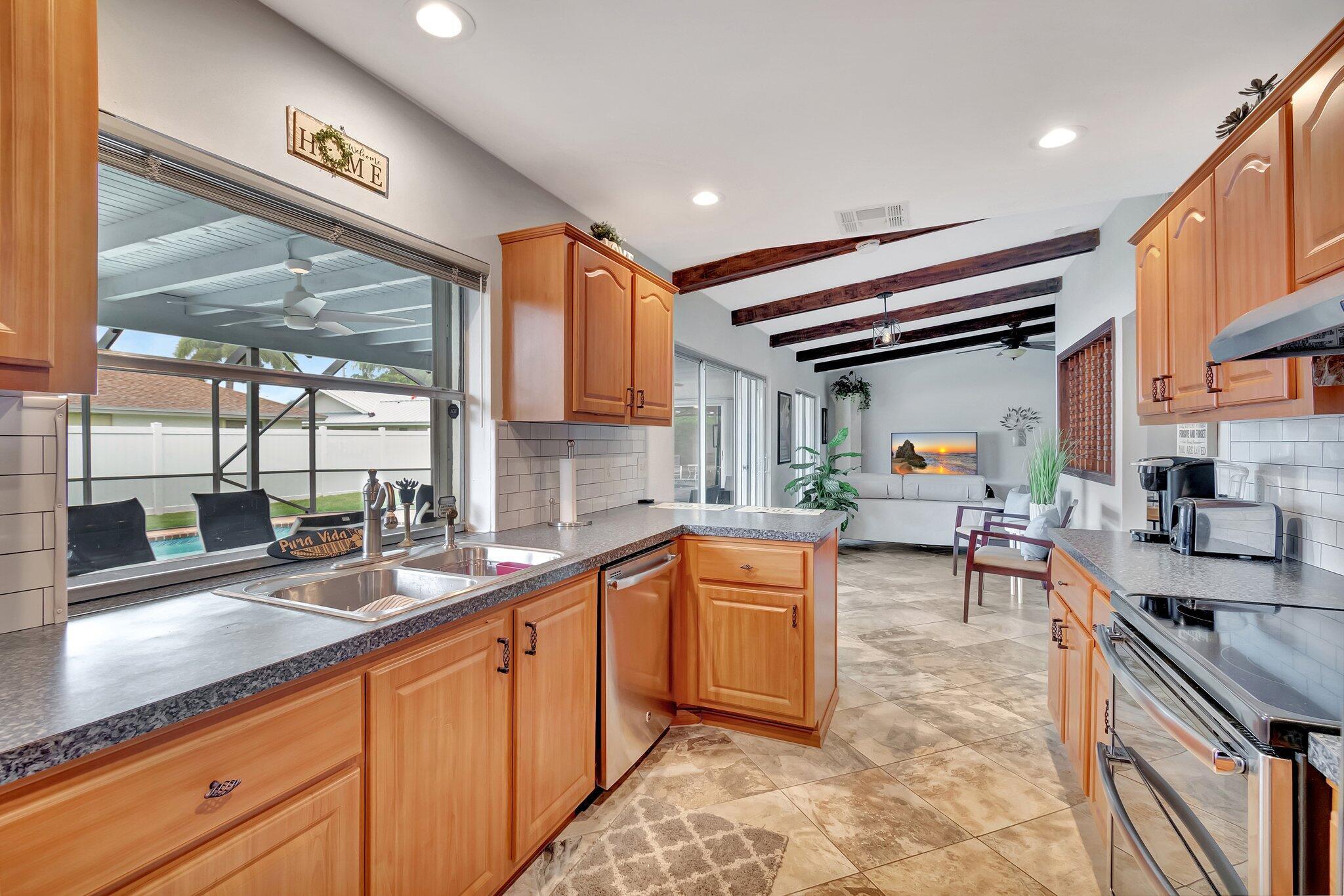 577 SW 24th, Boynton Beach FL 33435