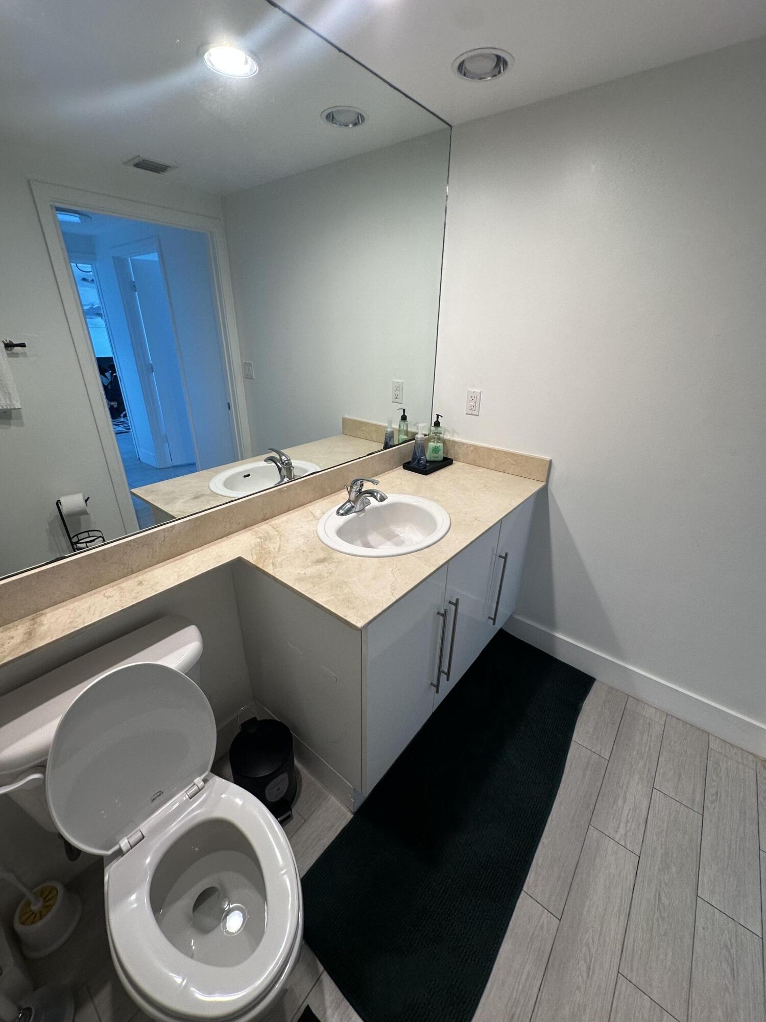 325 S Biscayne #2617, Miami FL 33131