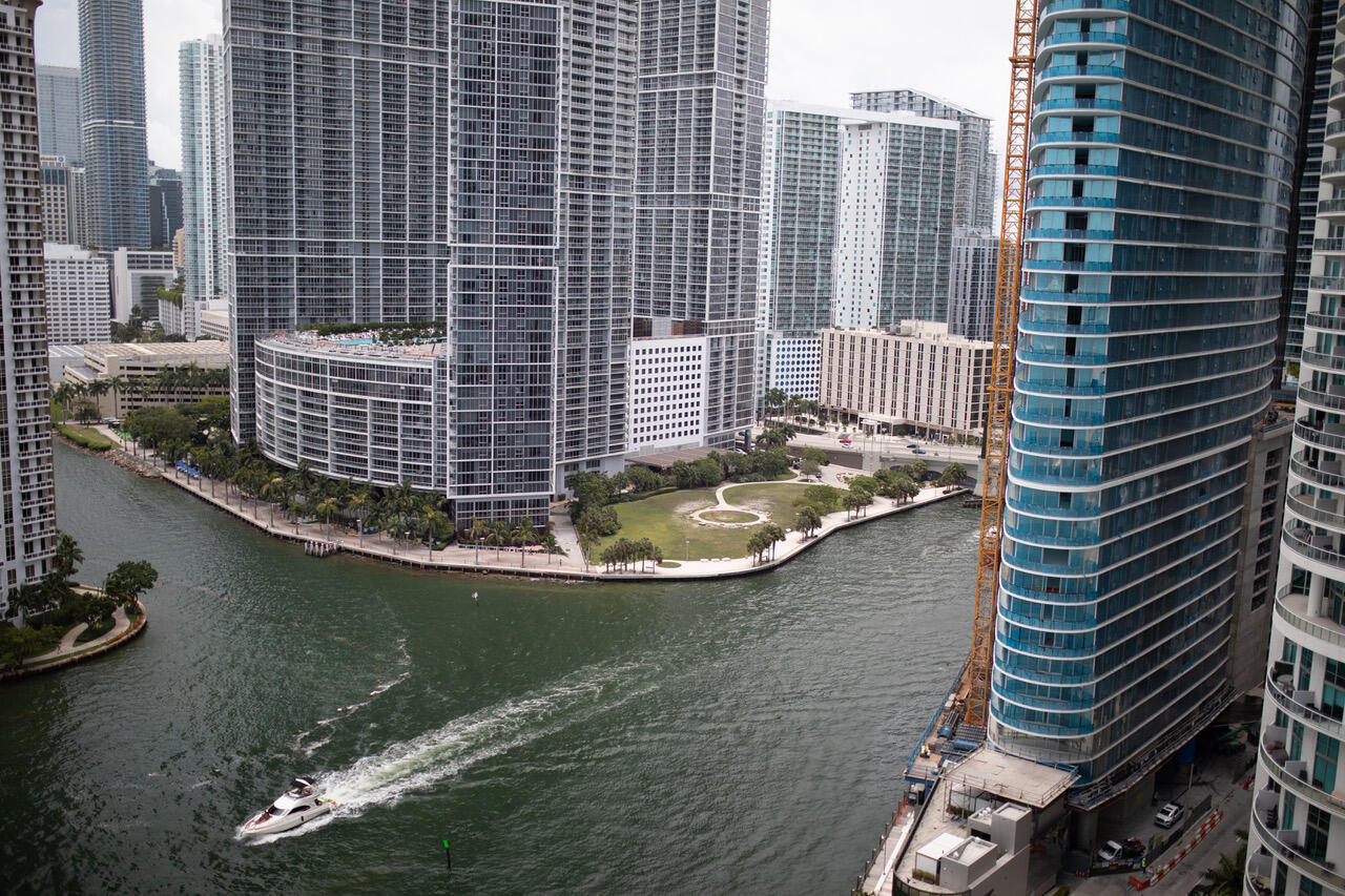 325 S Biscayne #2617, Miami FL 33131