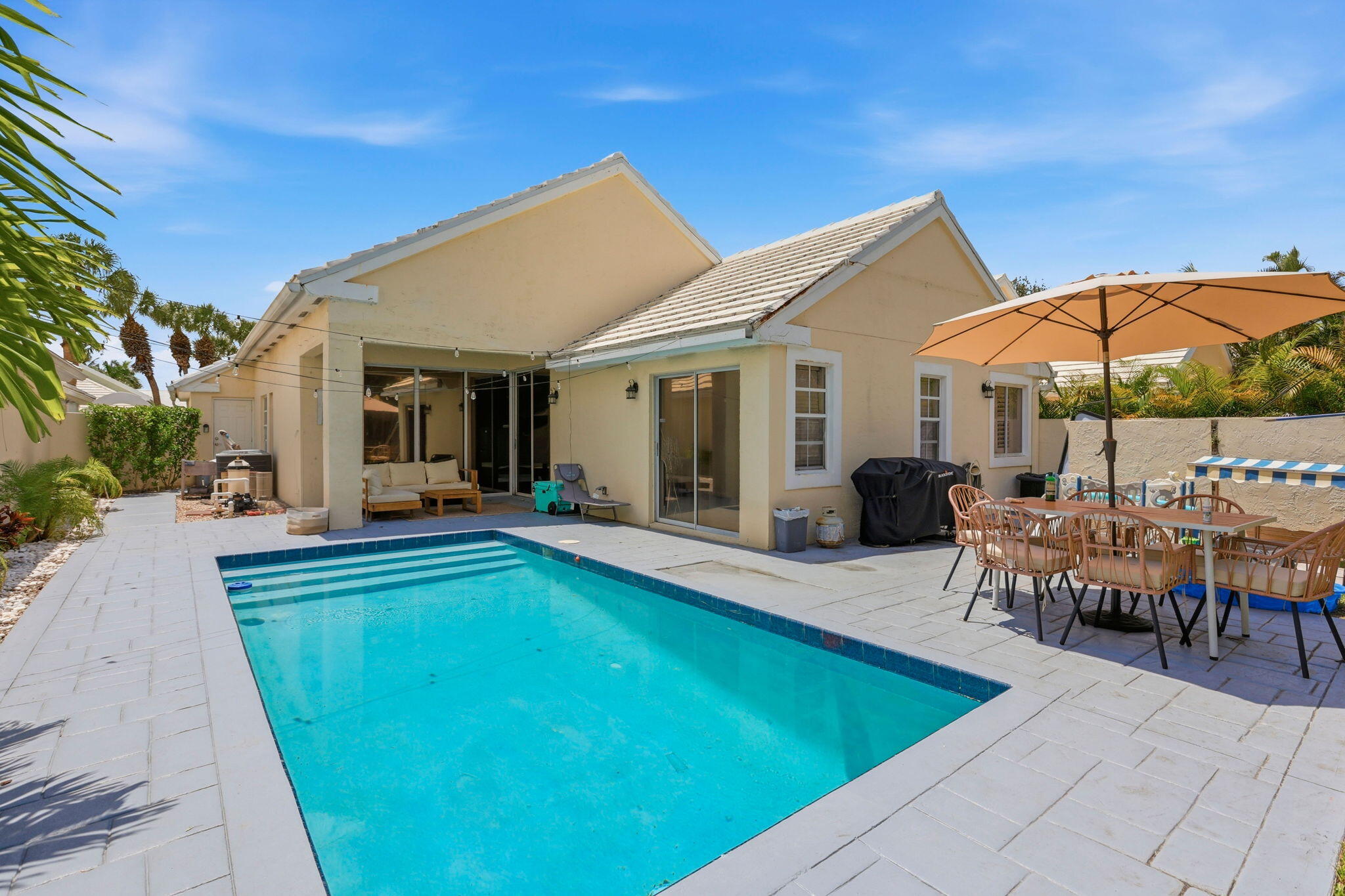 944 Dickens, West Palm Beach FL 33411