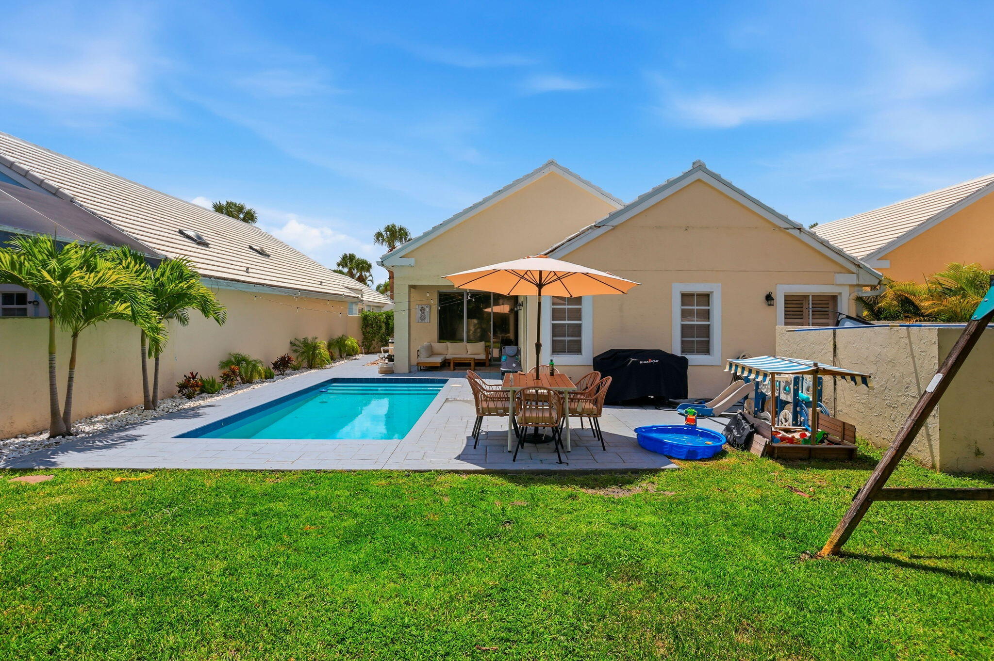 944 Dickens, West Palm Beach FL 33411