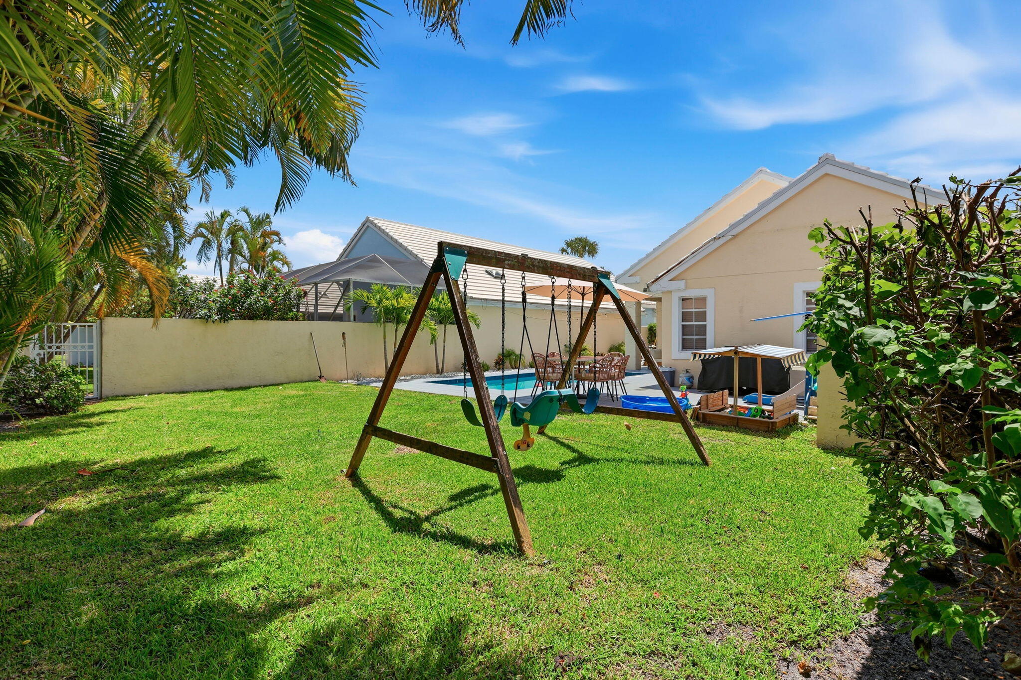944 Dickens, West Palm Beach FL 33411