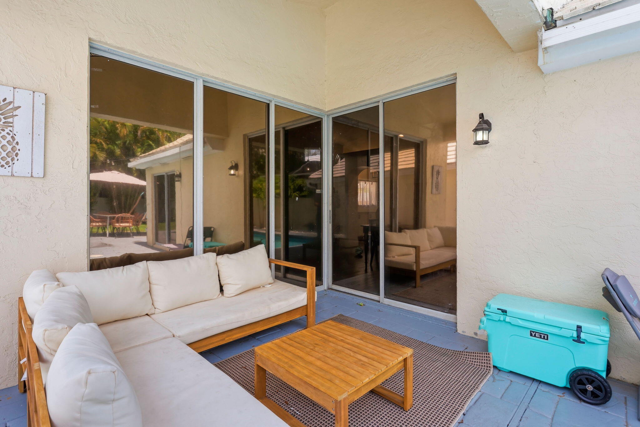 944 Dickens, West Palm Beach FL 33411