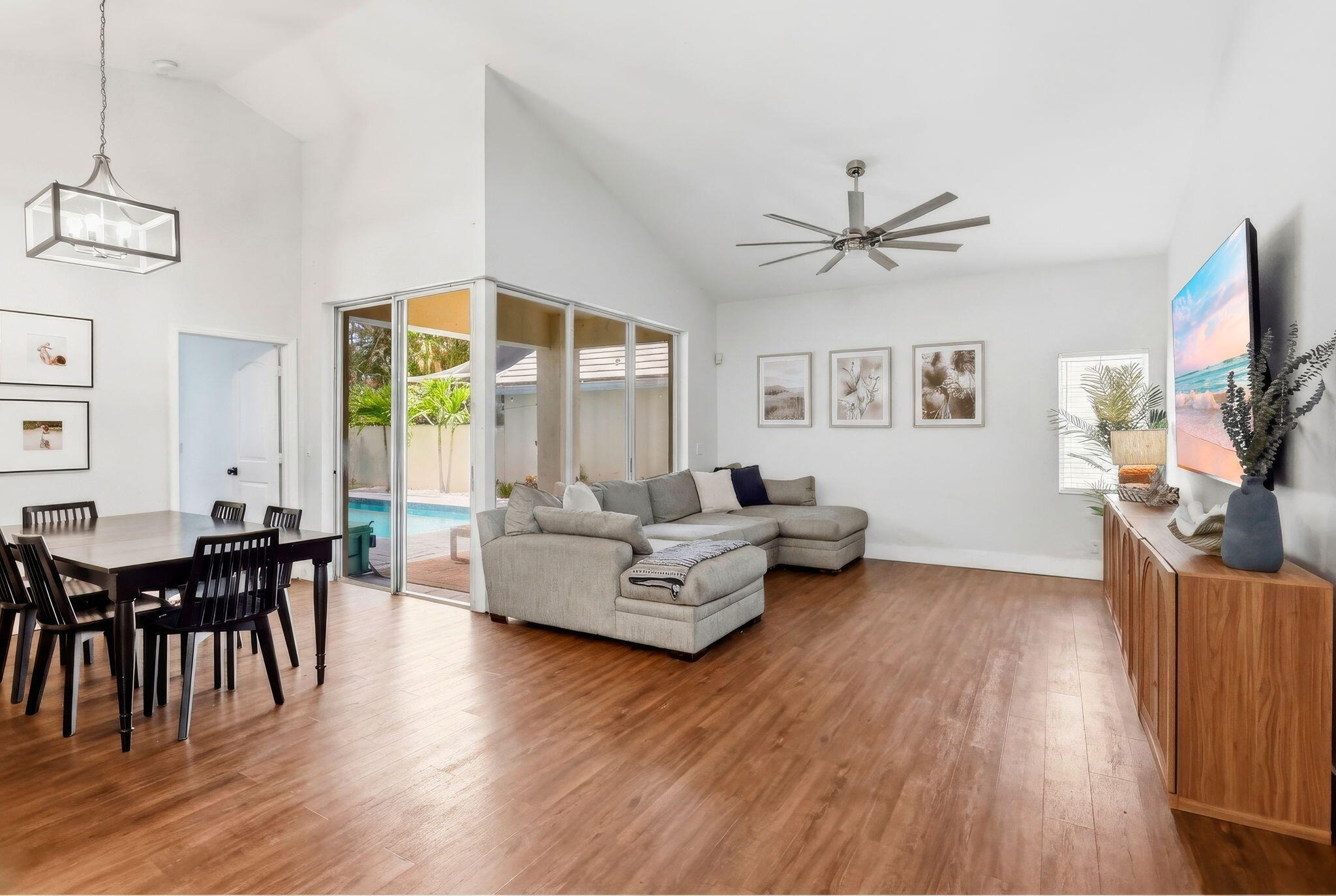 944 Dickens, West Palm Beach FL 33411