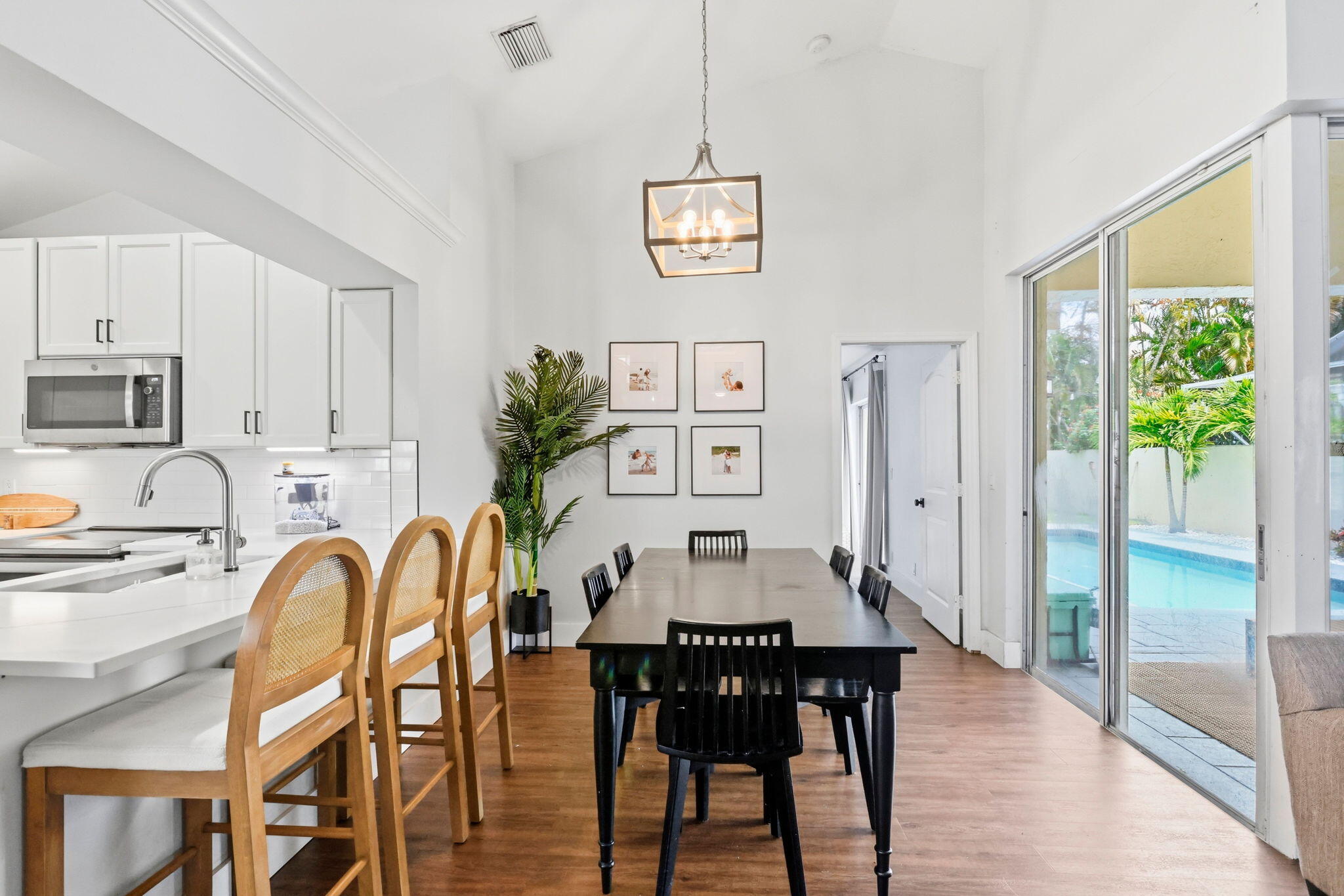 944 Dickens, West Palm Beach FL 33411