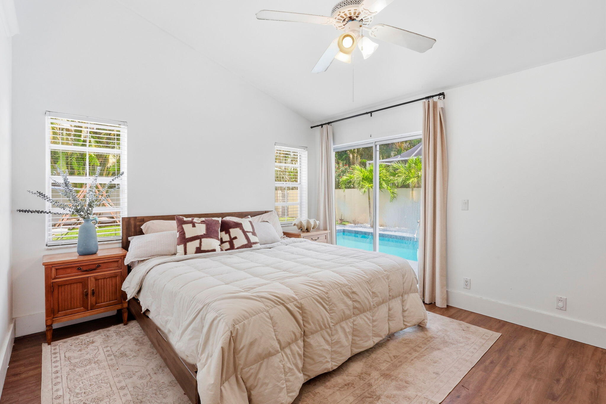 944 Dickens, West Palm Beach FL 33411