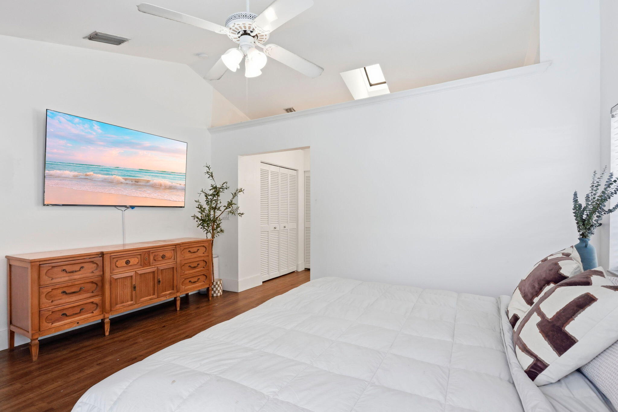 944 Dickens, West Palm Beach FL 33411