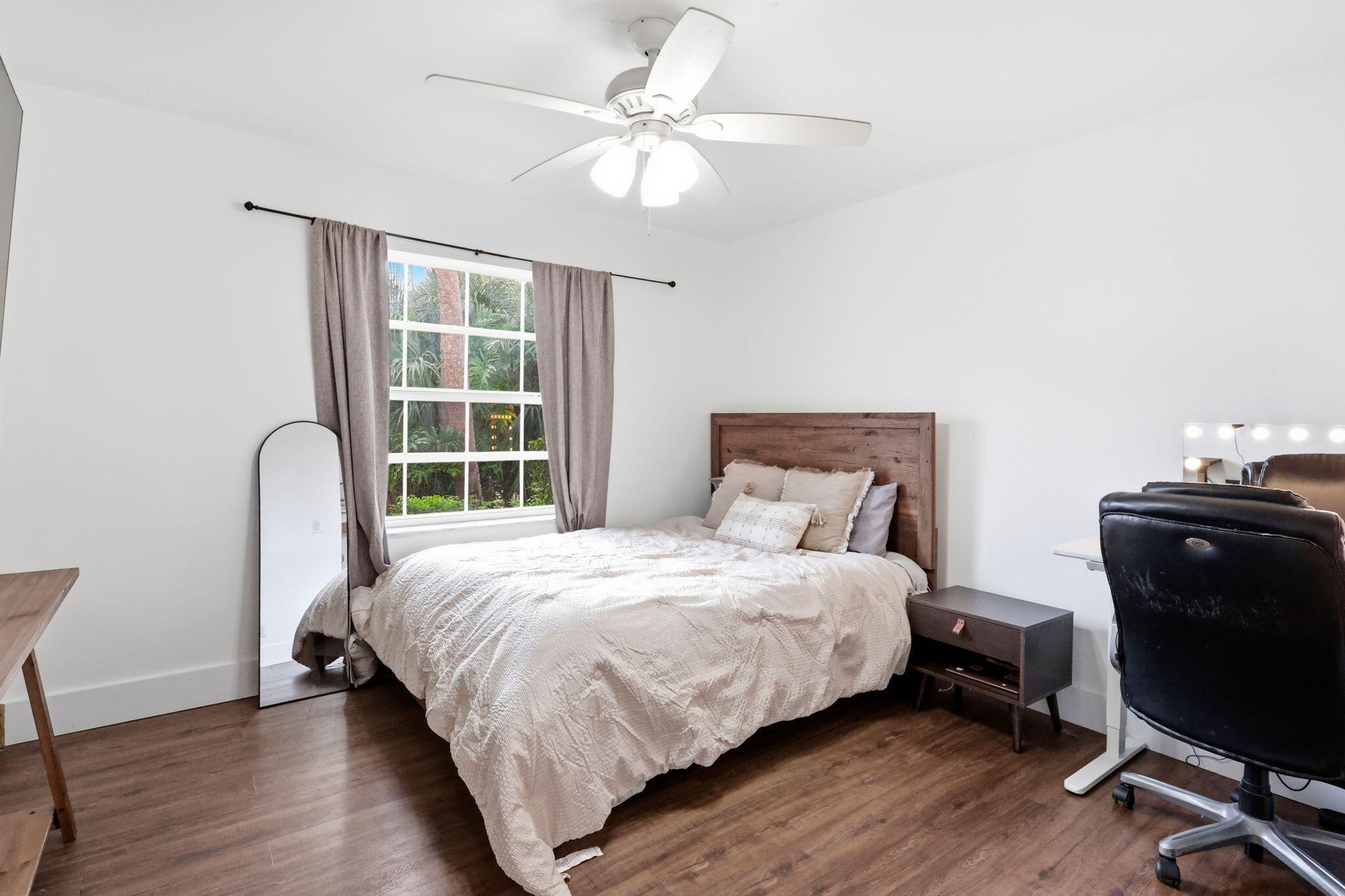 944 Dickens, West Palm Beach FL 33411