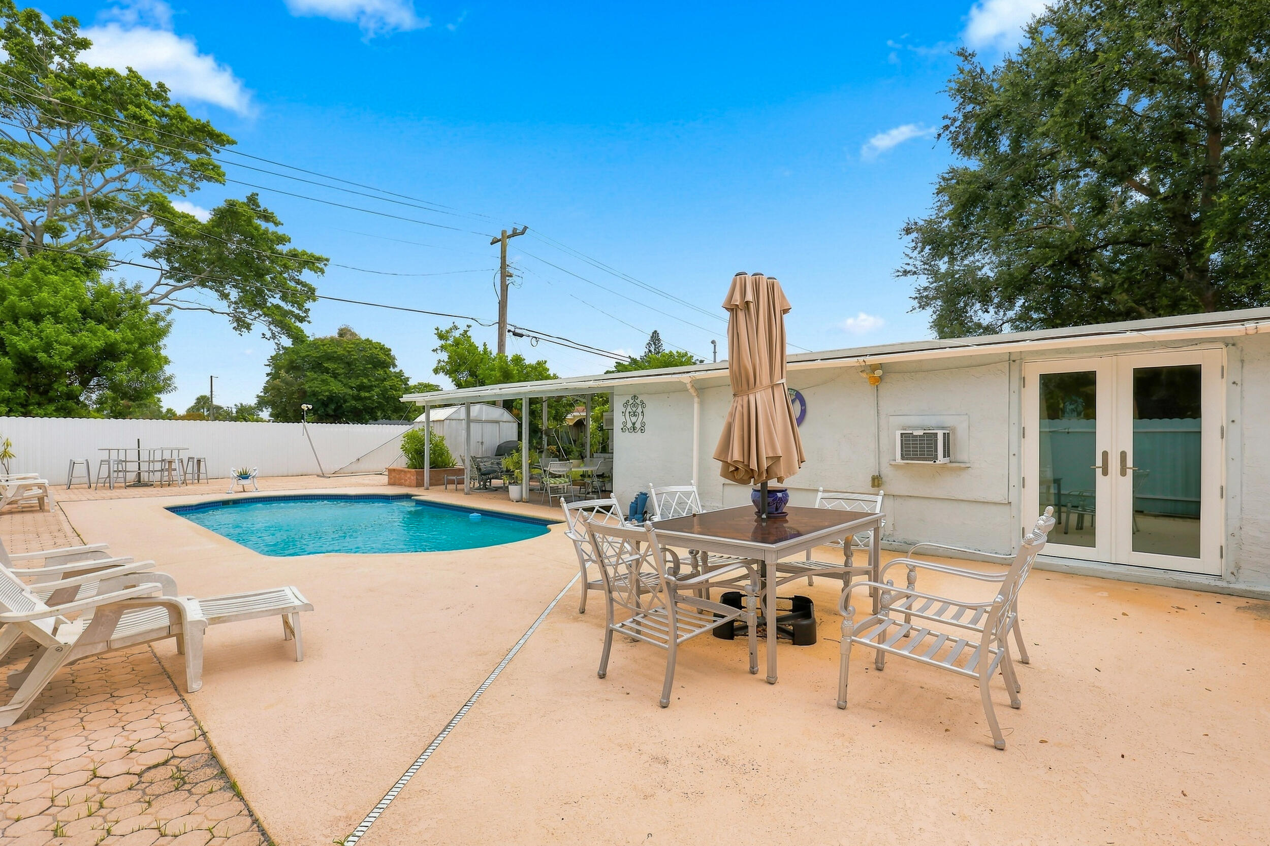 3239 DOLAN, Palm Springs FL 33406