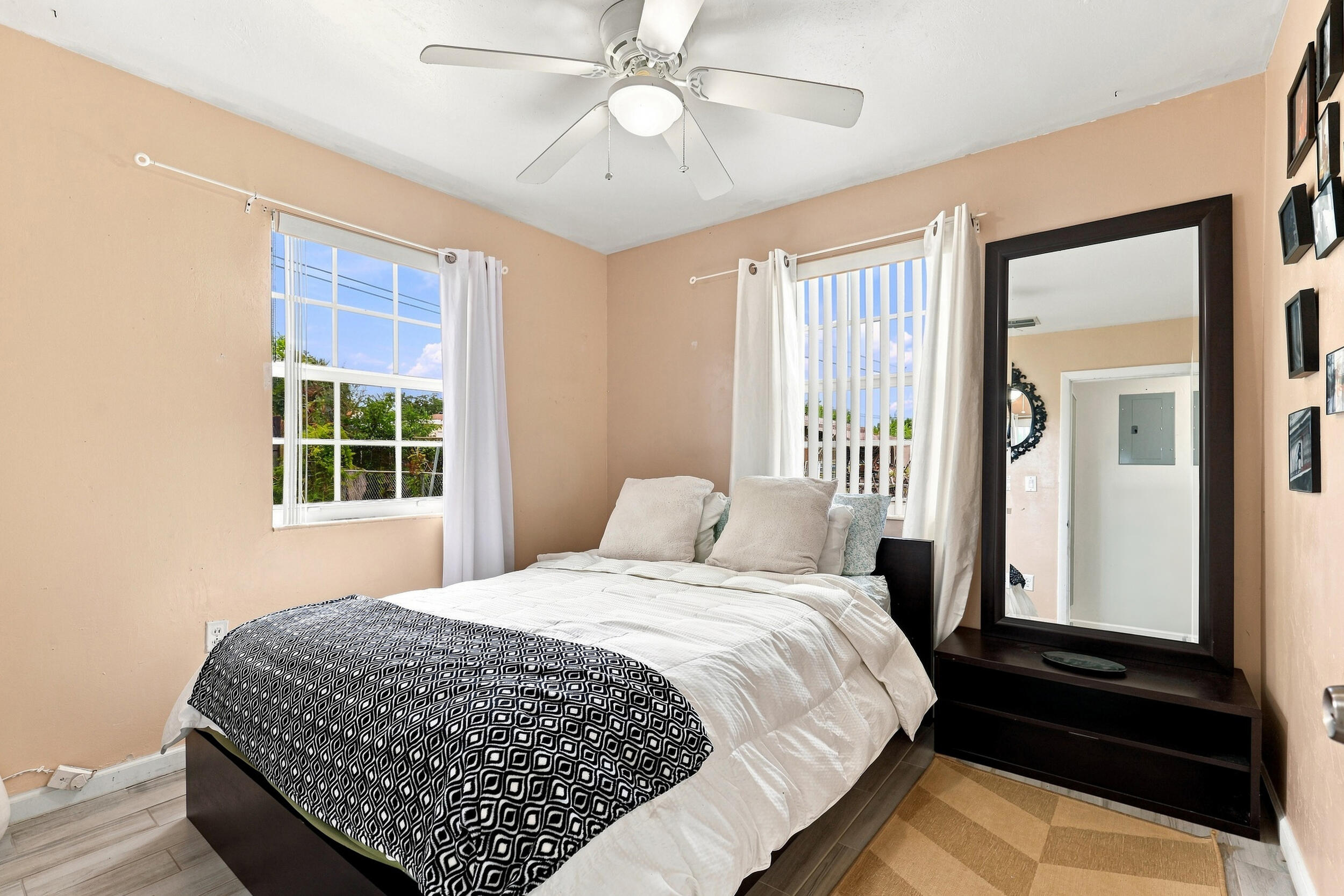 3239 DOLAN, Palm Springs FL 33406