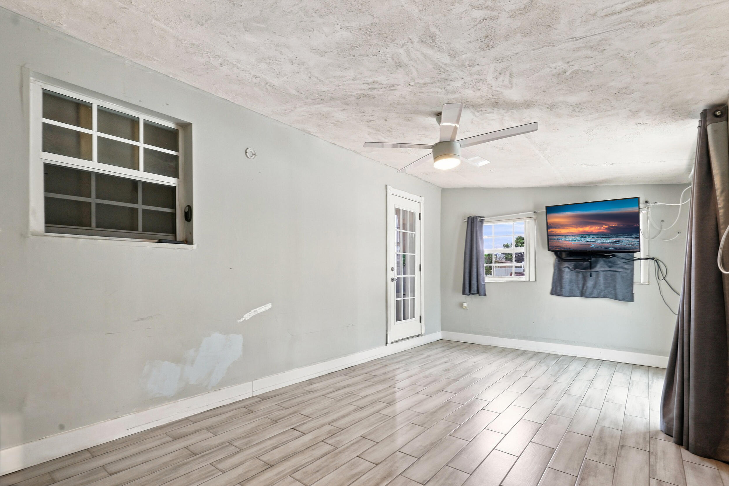 3239 DOLAN, Palm Springs FL 33406