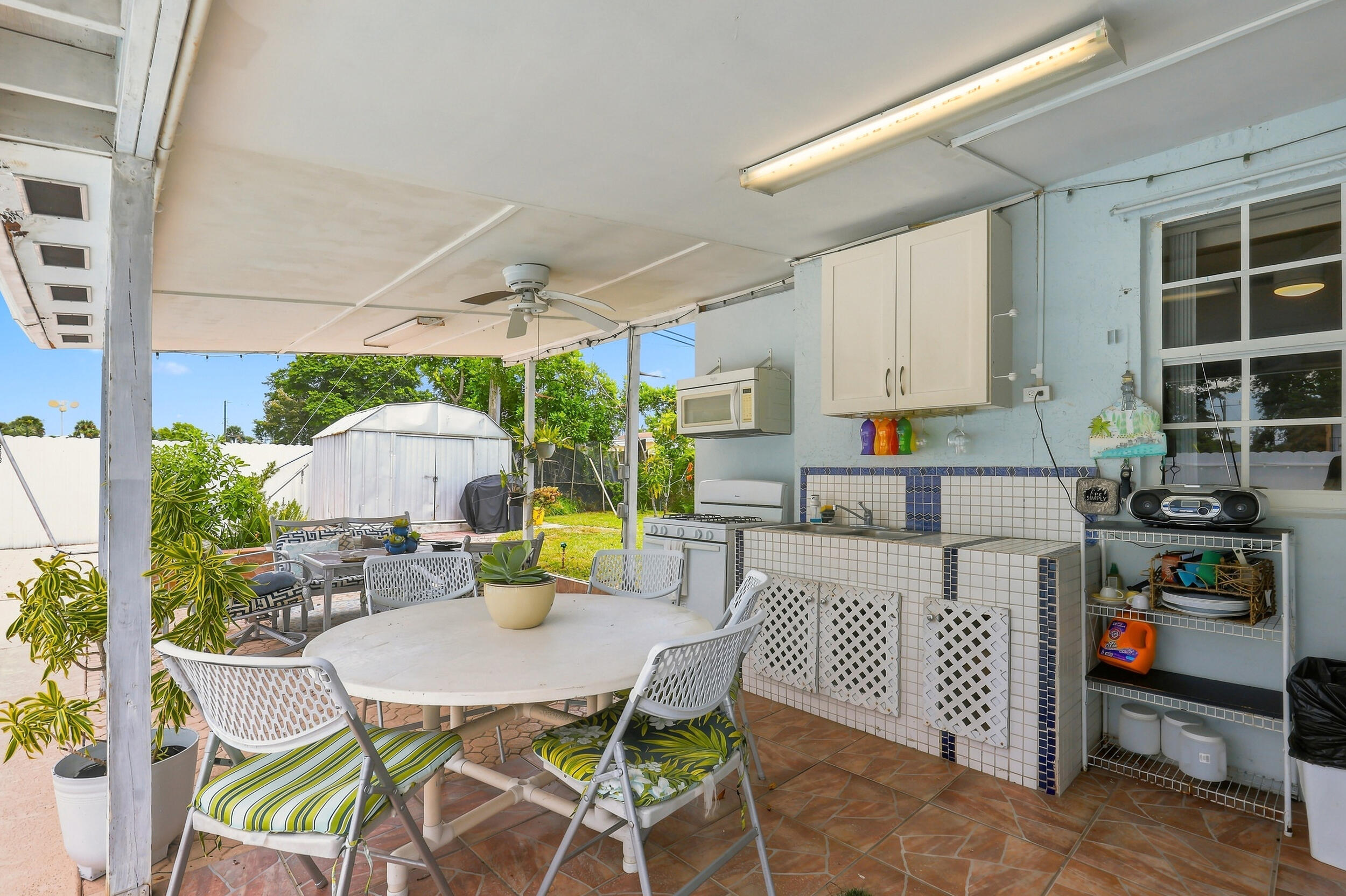 3239 DOLAN, Palm Springs FL 33406