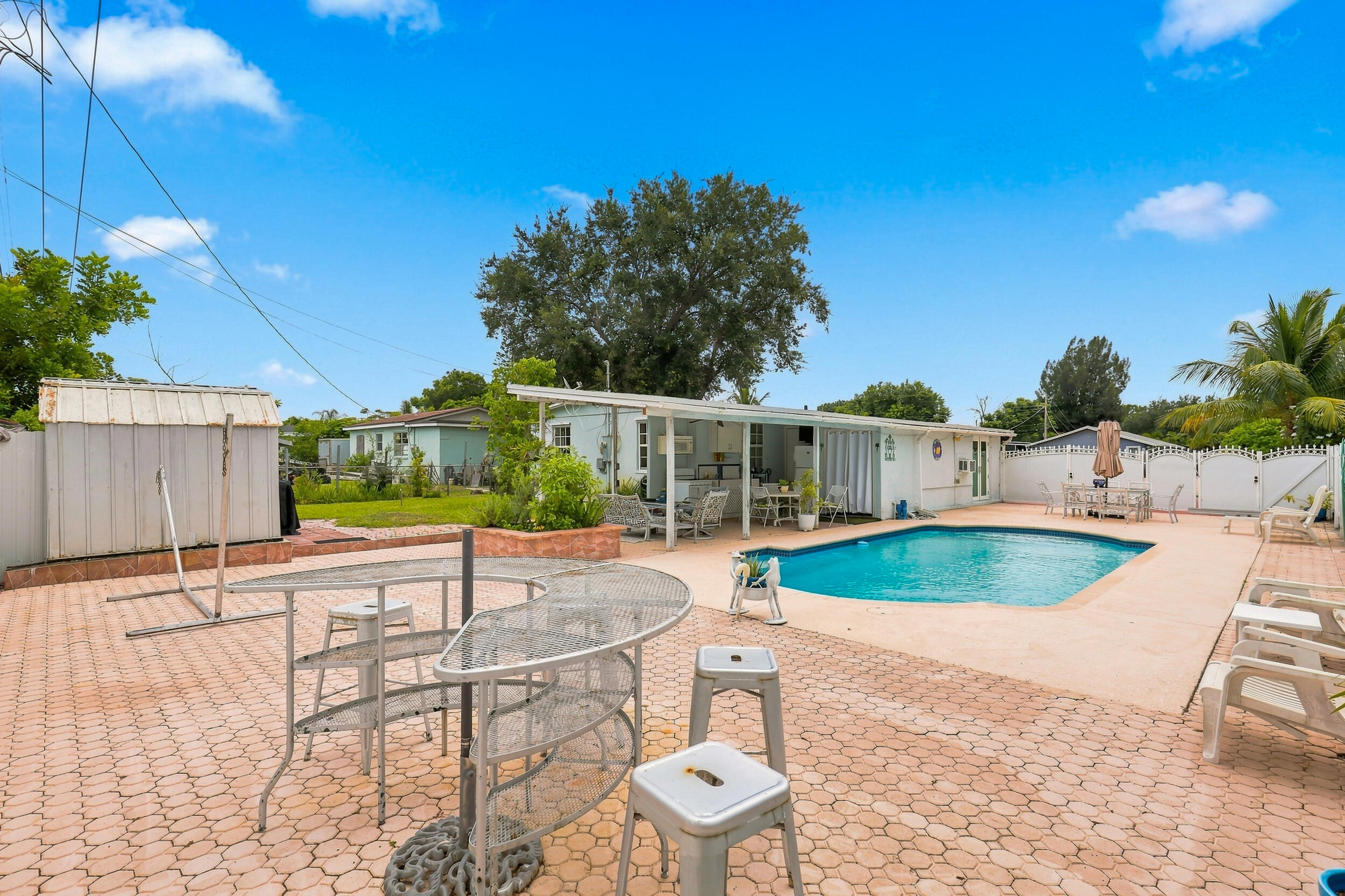 3239 DOLAN, Palm Springs FL 33406
