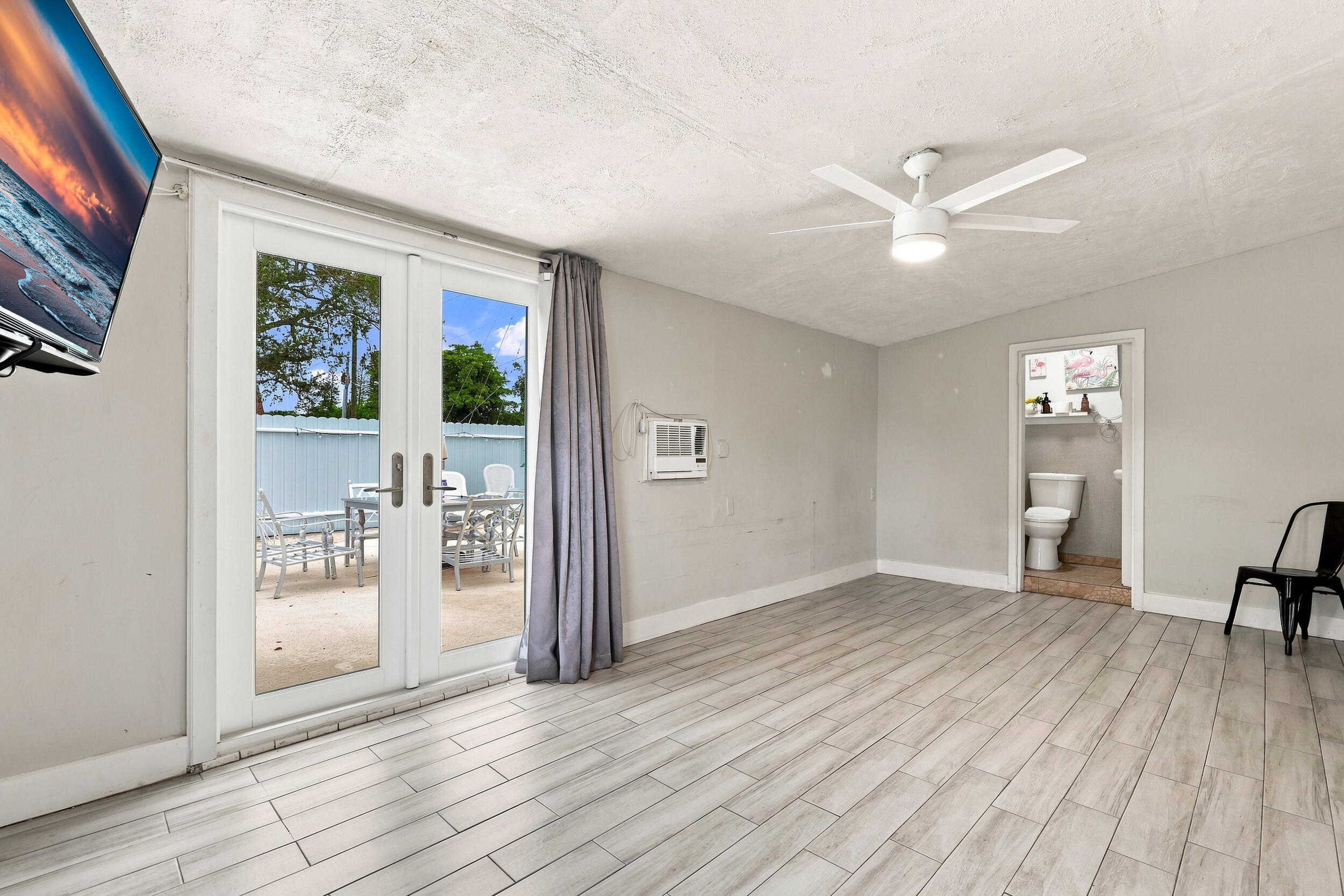 3239 DOLAN, Palm Springs FL 33406