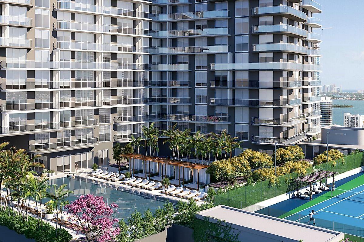 121 NE 34th #806A, Miami FL 33137