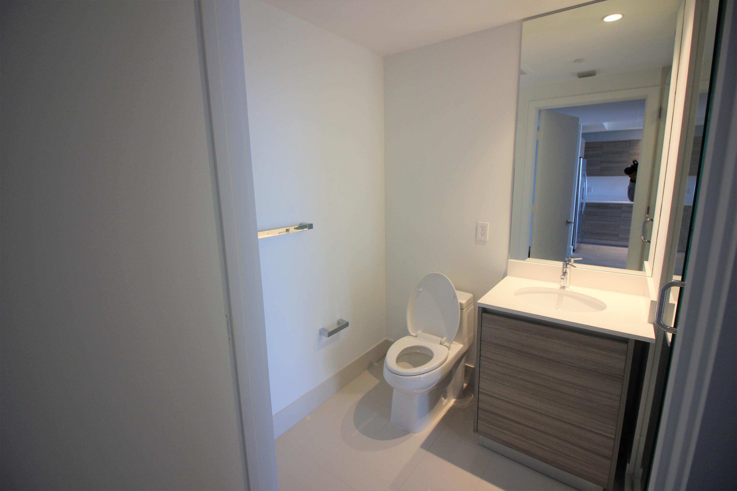 121 NE 34th #806A, Miami FL 33137