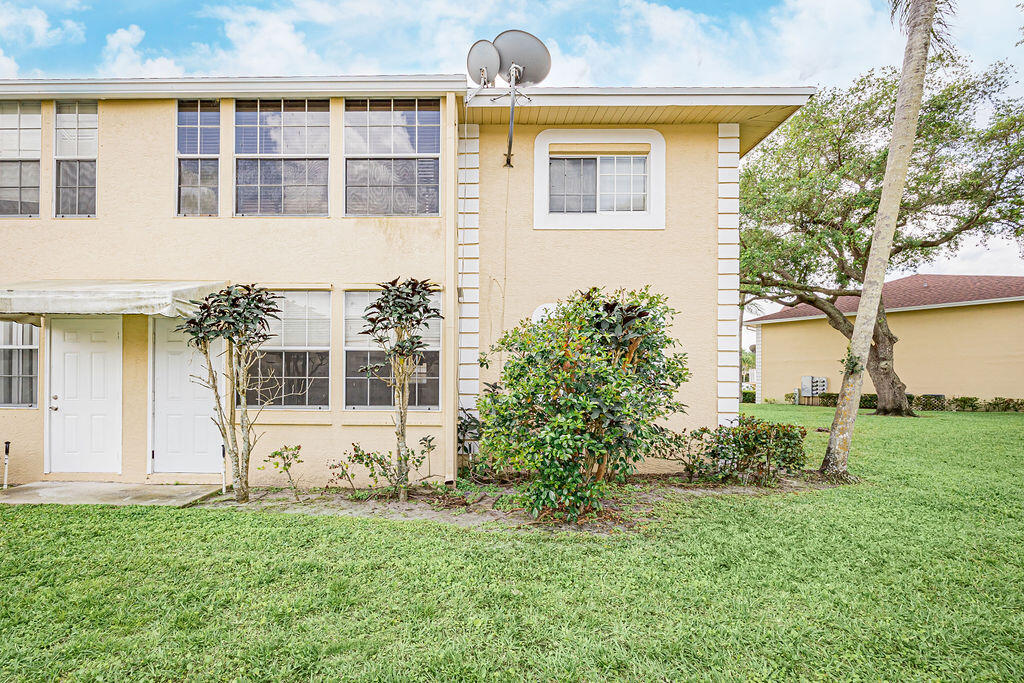 1501 PALM BEACH TRACE, Royal Palm Beach FL 33411