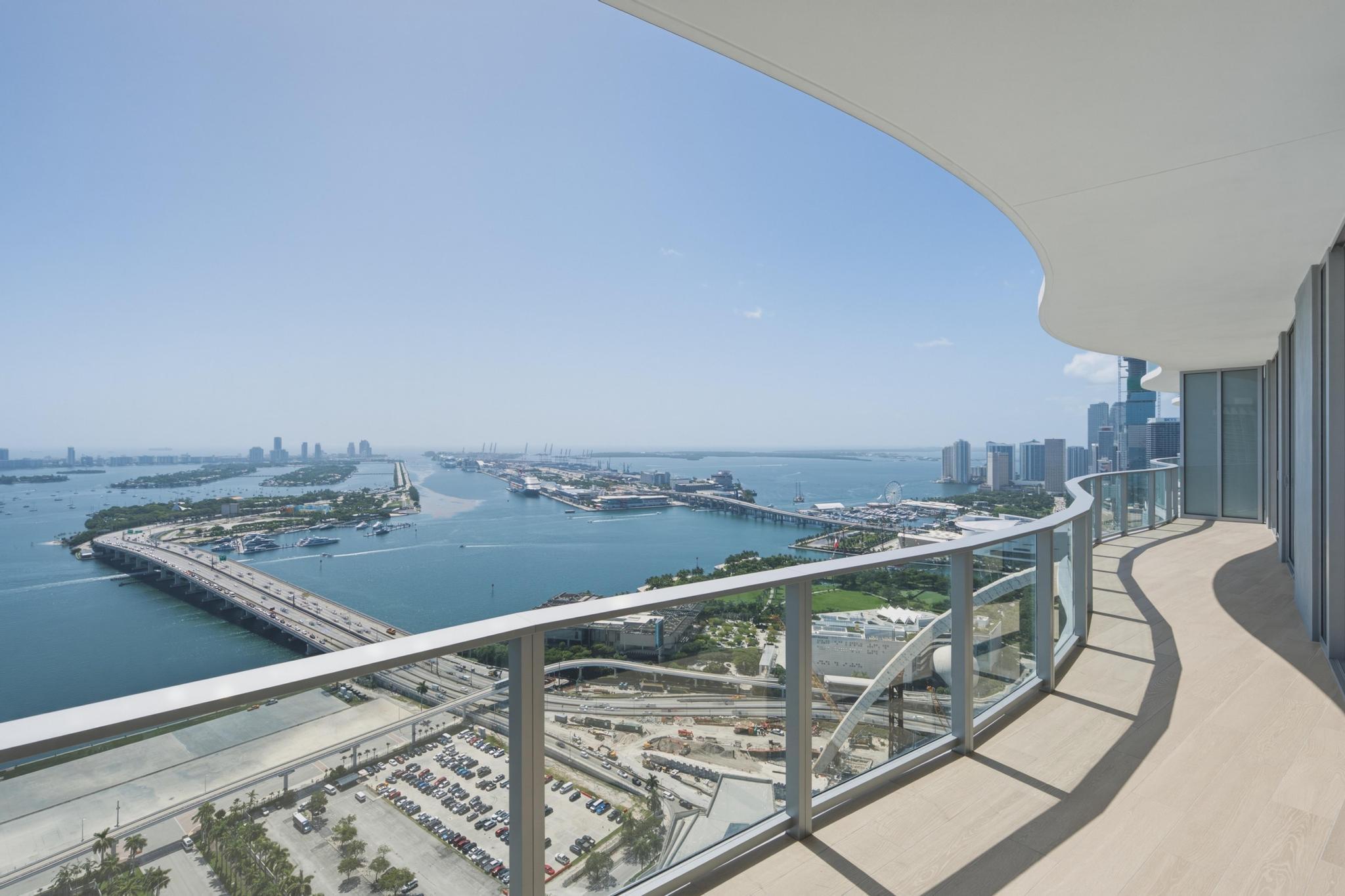 1400 Biscayne #4304, Miami FL 33132