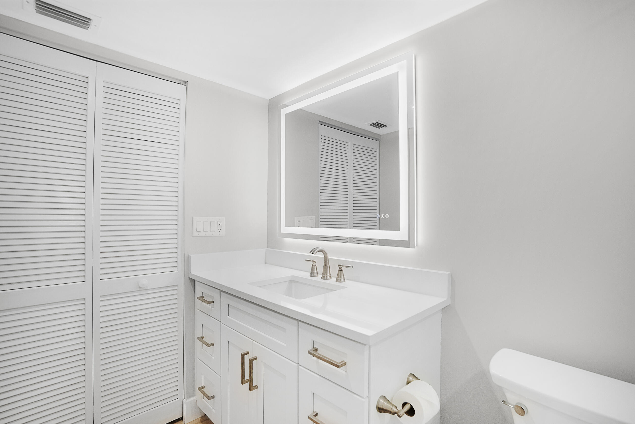 269 NE Edgewater, Stuart FL 34996