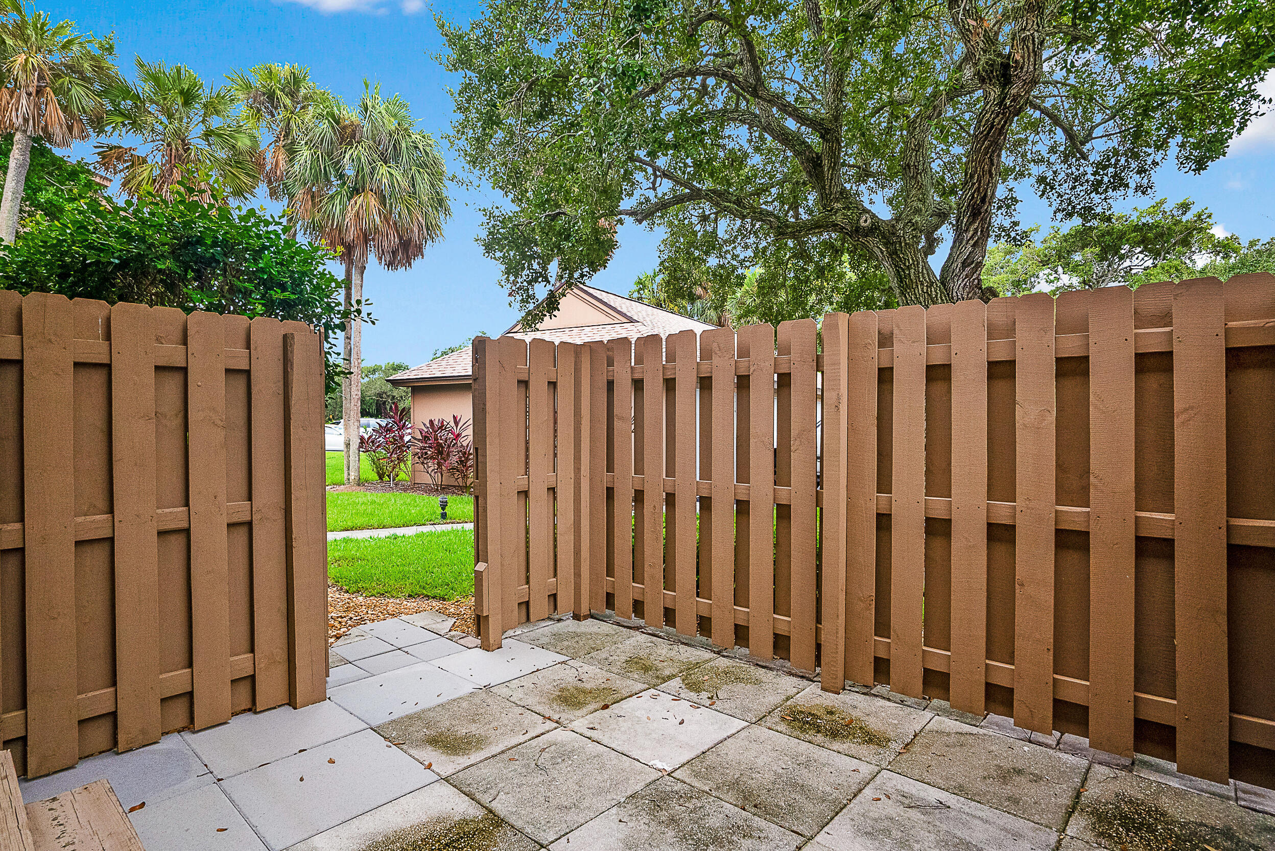 269 NE Edgewater, Stuart FL 34996