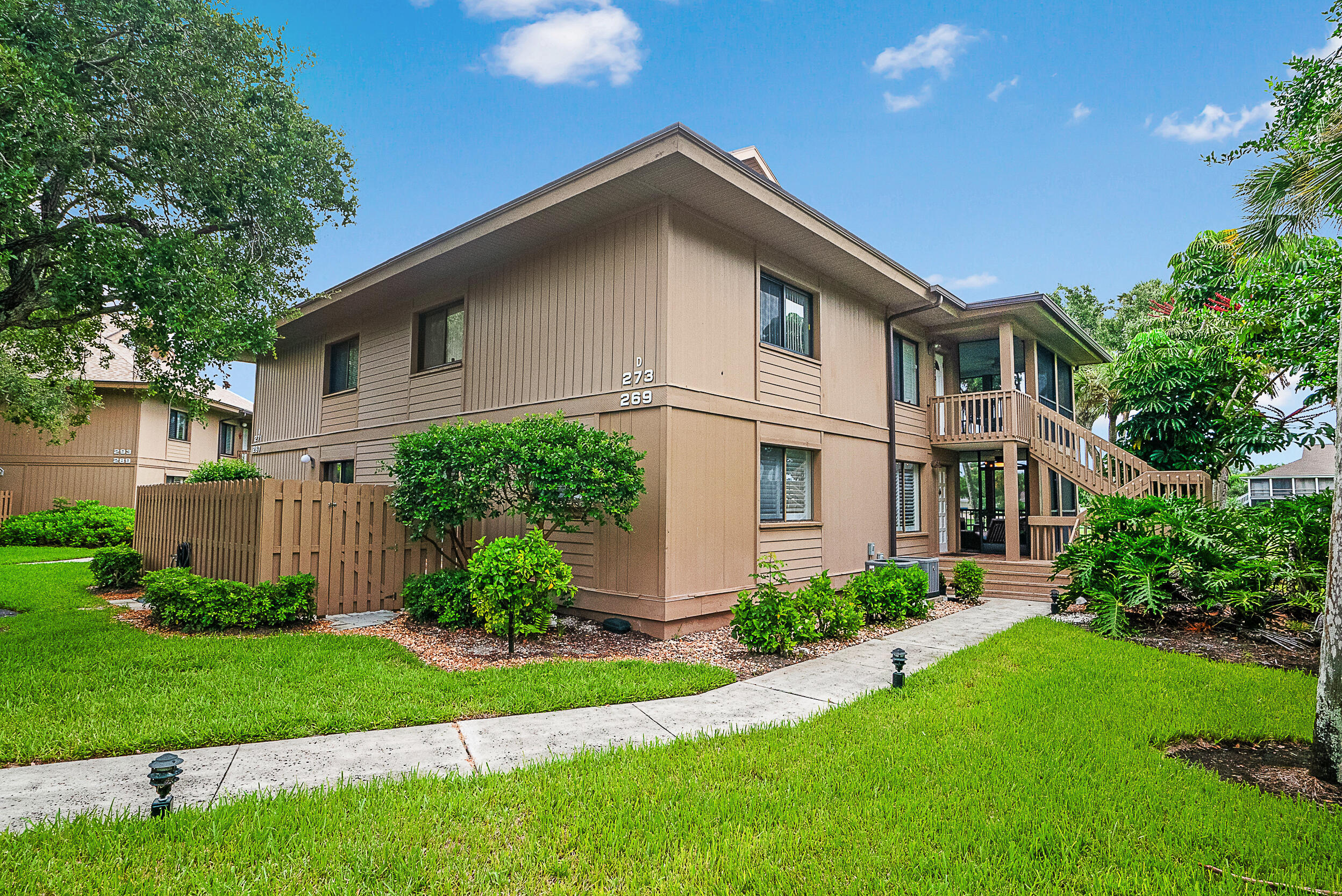 269 NE Edgewater, Stuart FL 34996