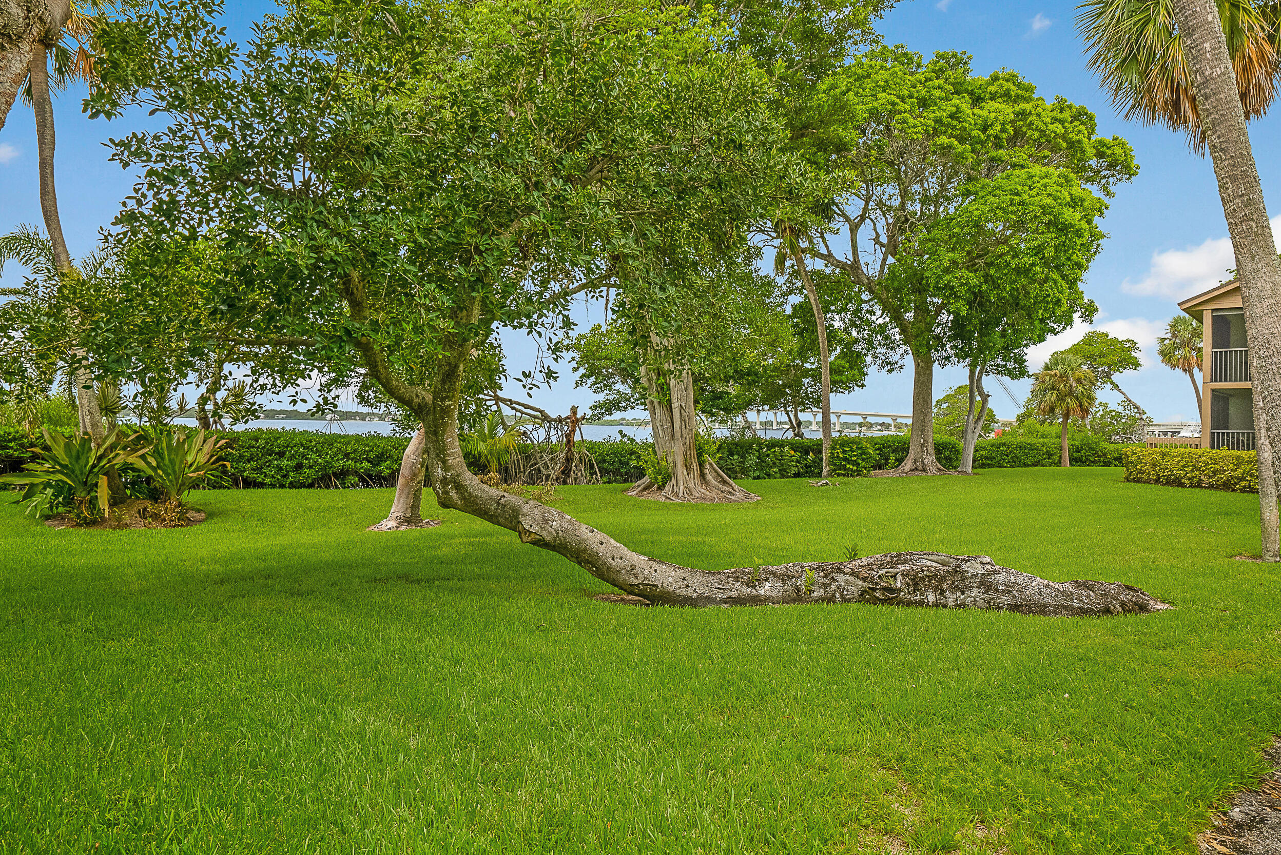 269 NE Edgewater, Stuart FL 34996