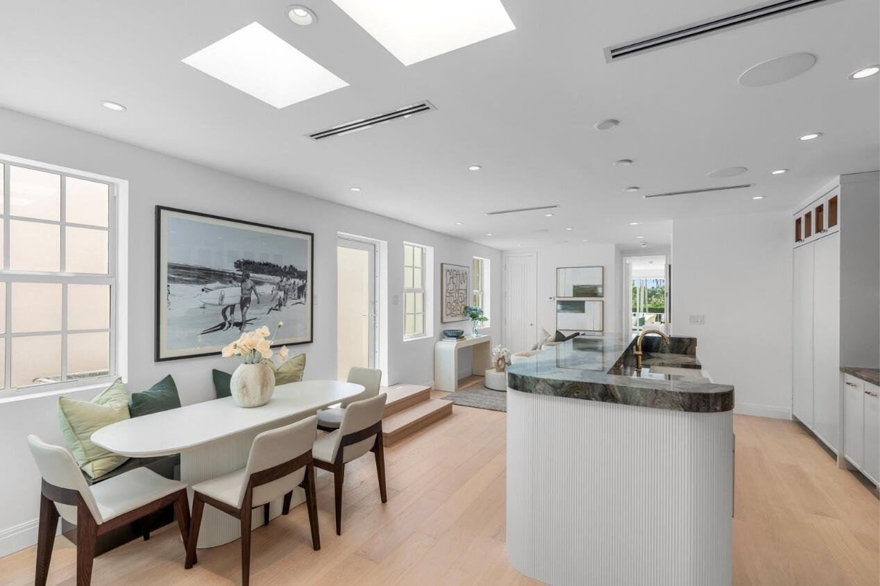 255 ROYAL POINCIANA #2nd floor, Palm Beach FL 33480