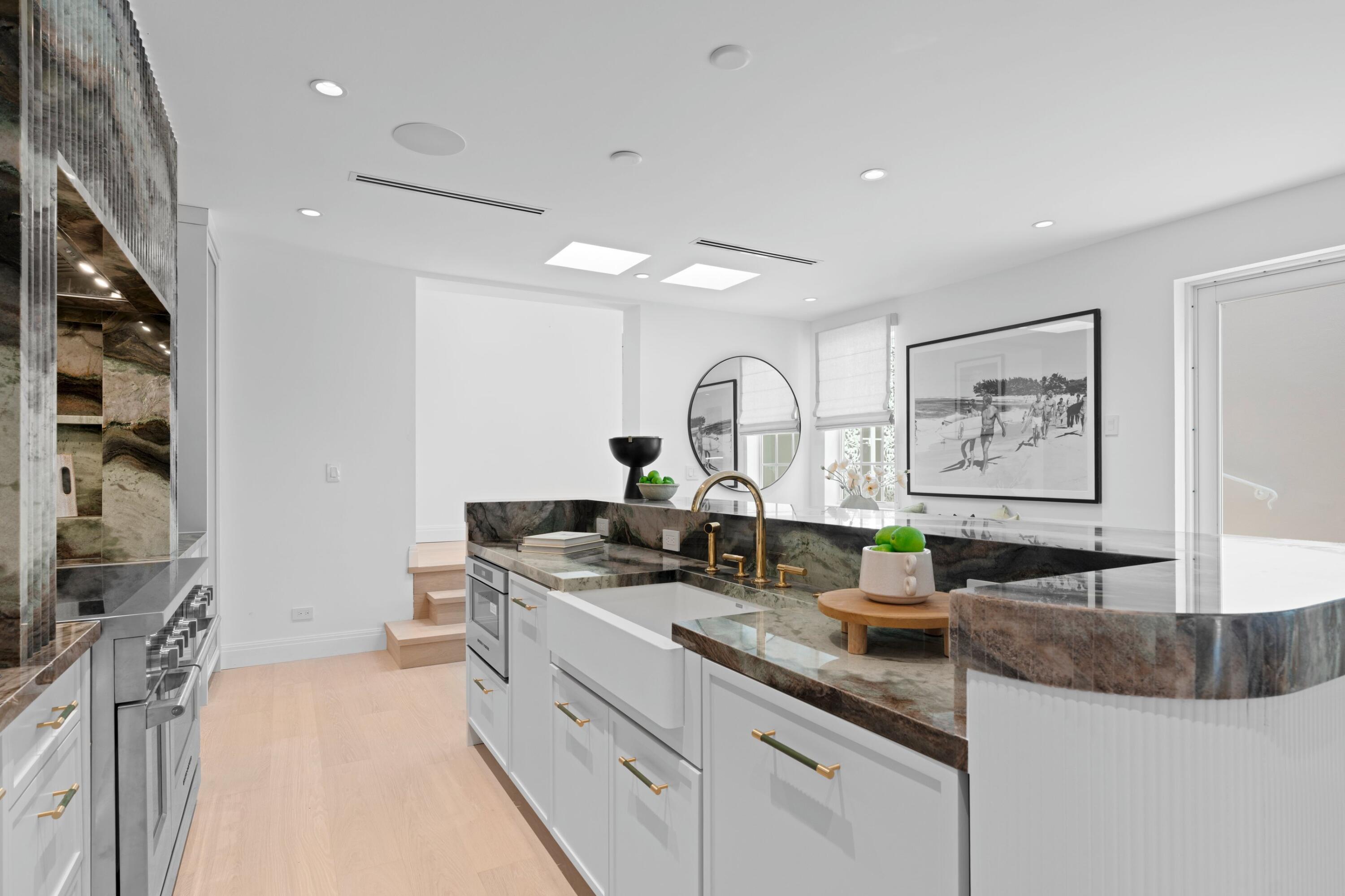 255 ROYAL POINCIANA #2nd floor, Palm Beach FL 33480