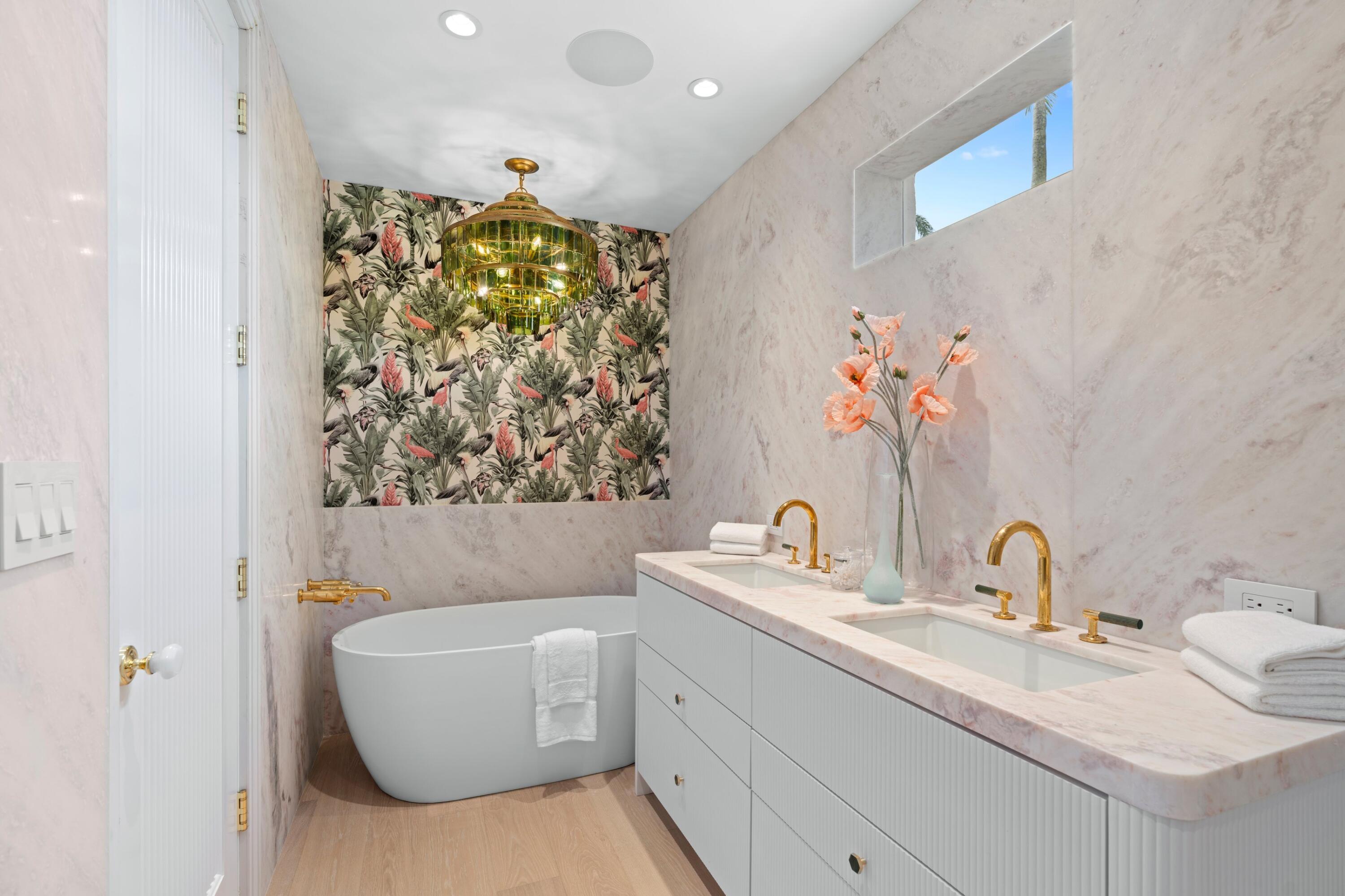 255 ROYAL POINCIANA #2nd floor, Palm Beach FL 33480