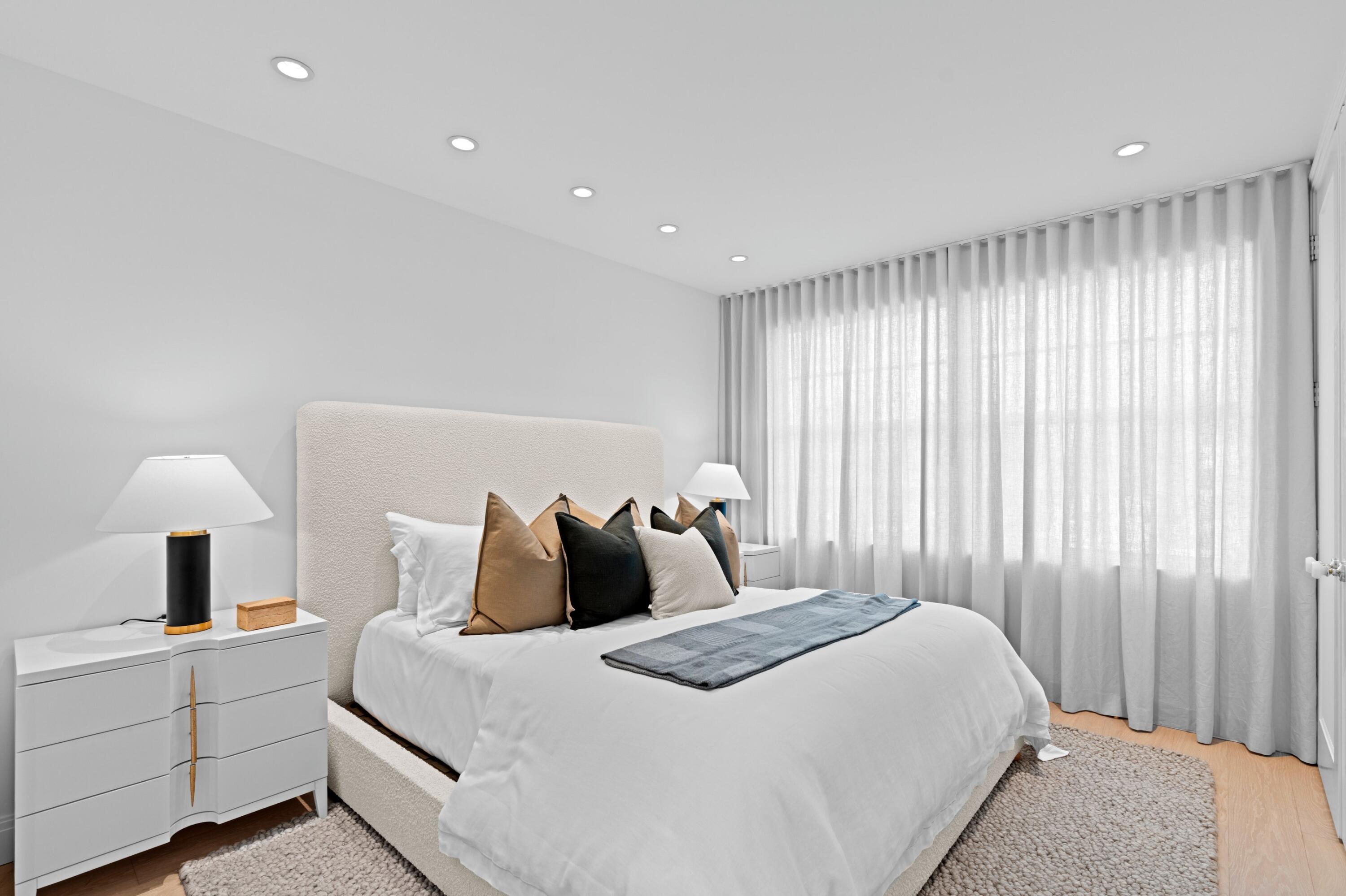 255 ROYAL POINCIANA #2nd floor, Palm Beach FL 33480