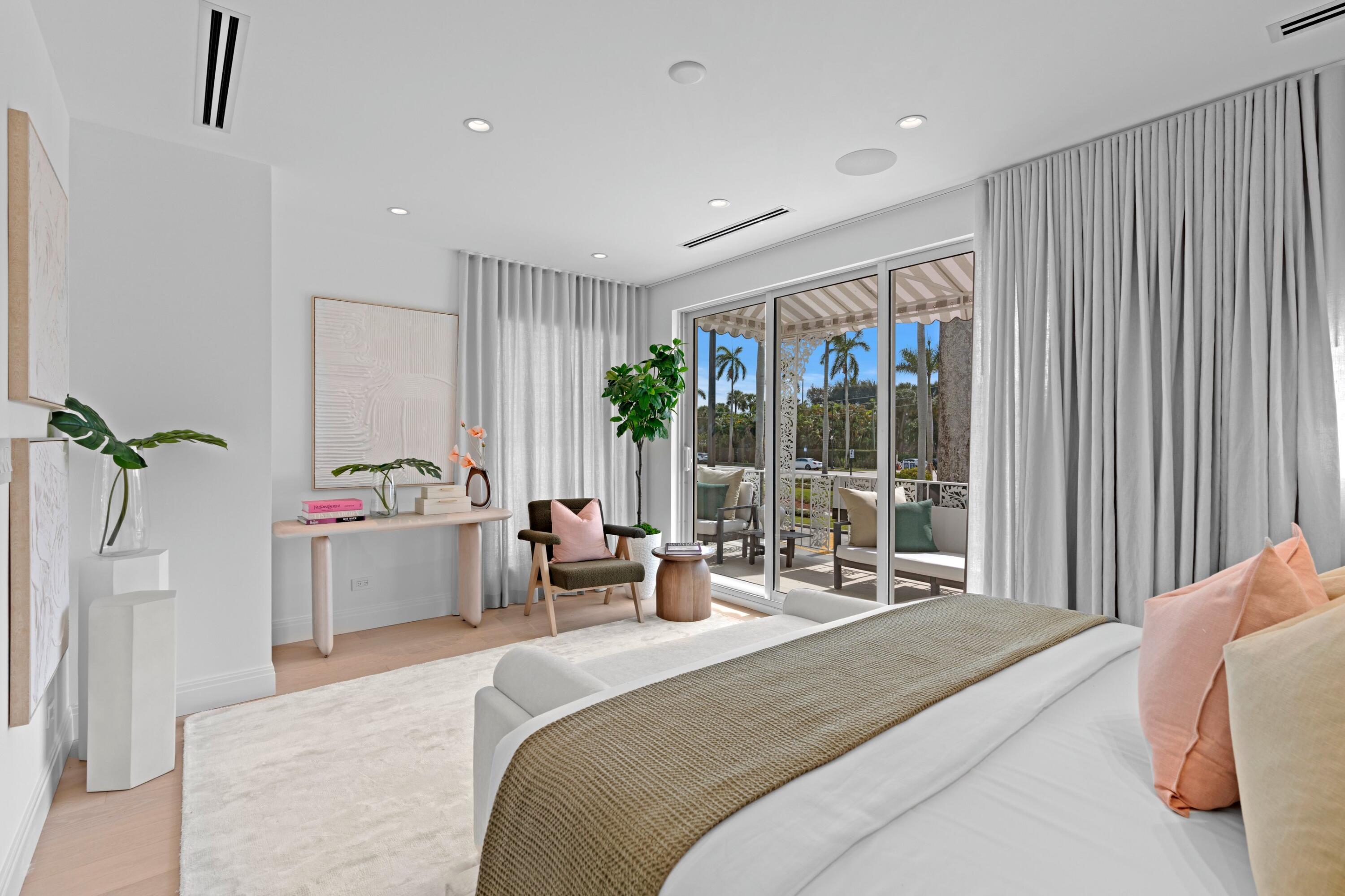 255 ROYAL POINCIANA #2nd floor, Palm Beach FL 33480