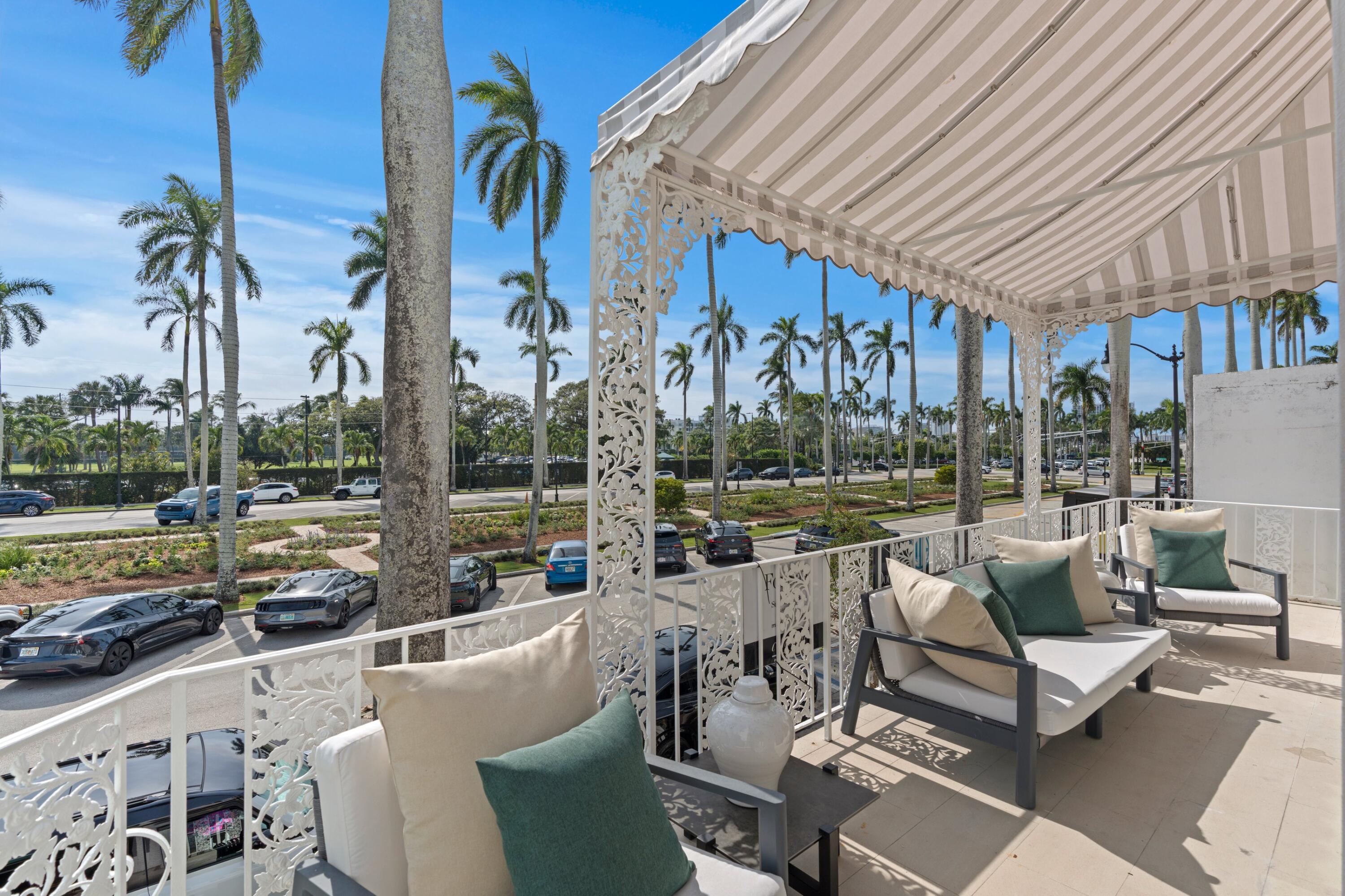 255 ROYAL POINCIANA #2nd floor, Palm Beach FL 33480