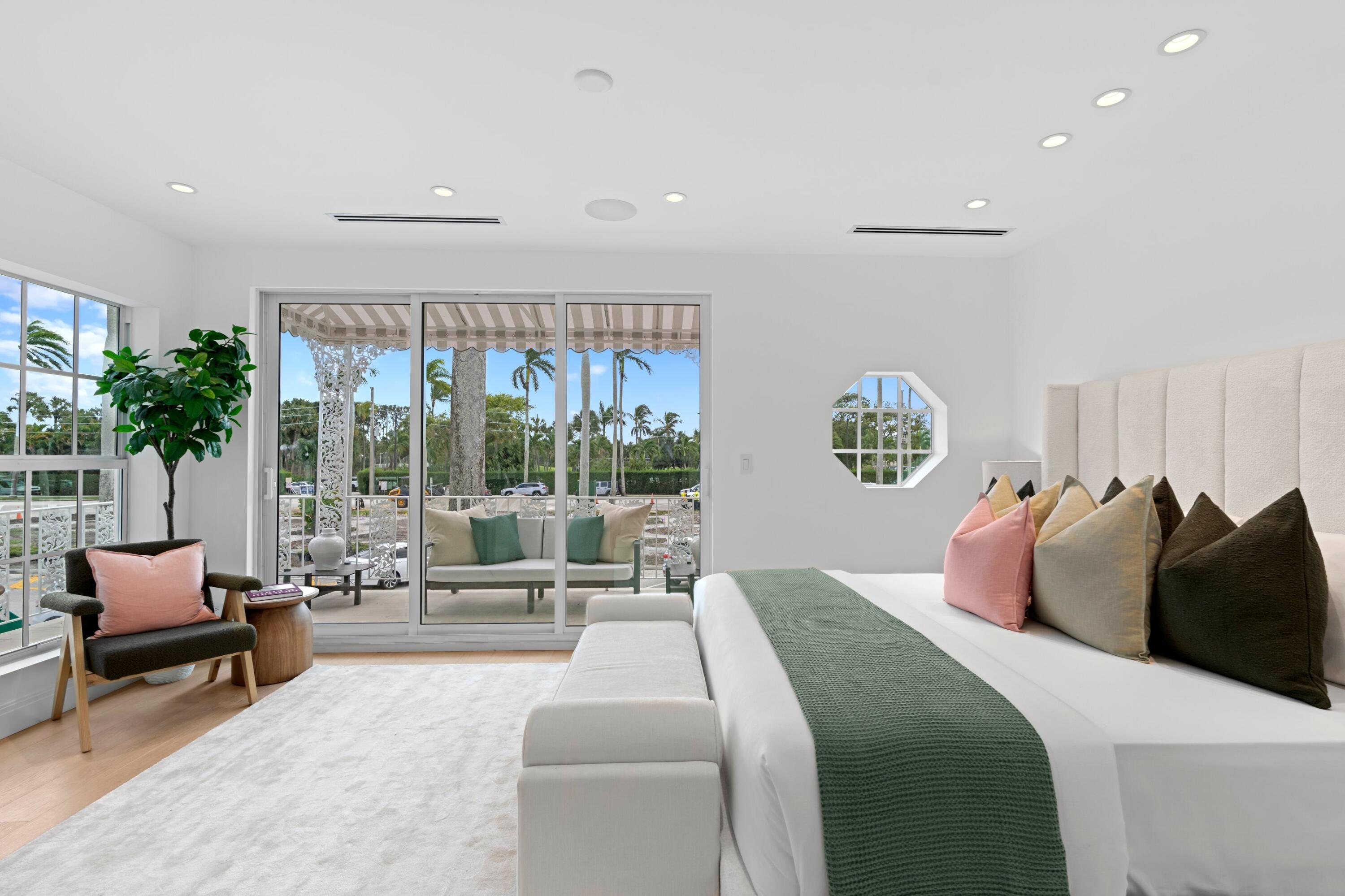 255 ROYAL POINCIANA #2nd floor, Palm Beach FL 33480