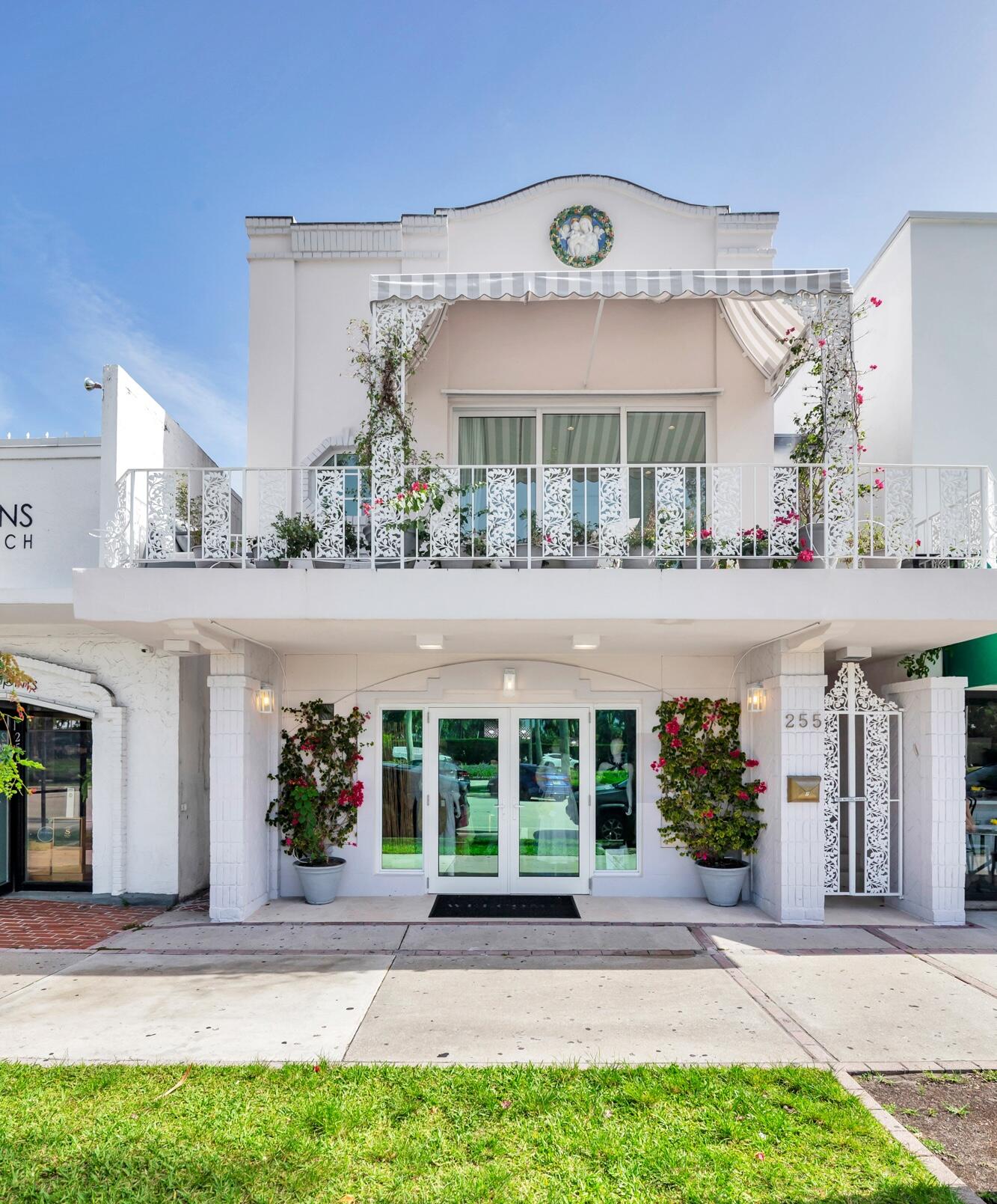 255 ROYAL POINCIANA #2nd floor, Palm Beach FL 33480
