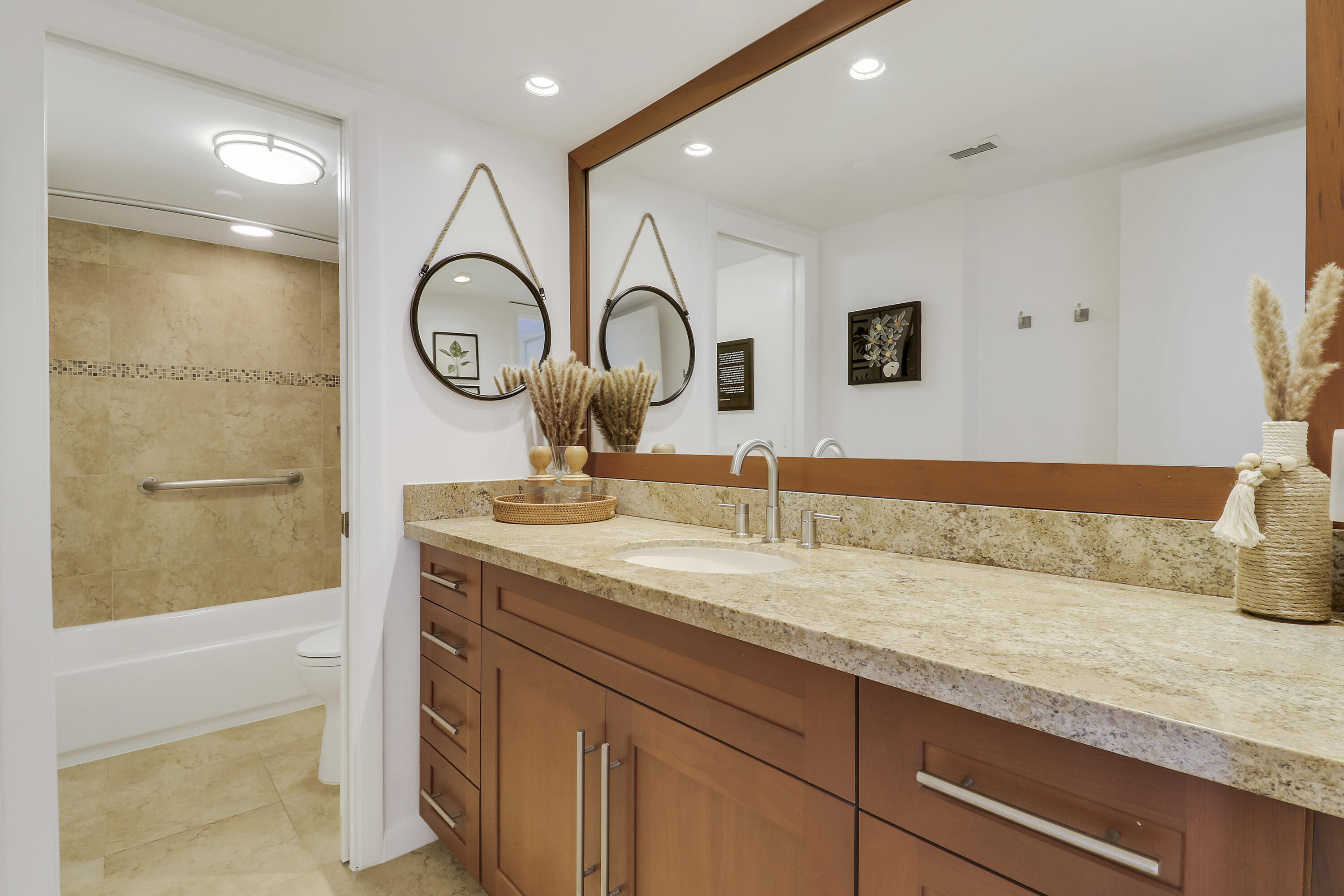 1155 Hillsboro Mile #403, Hillsboro Beach FL 33062