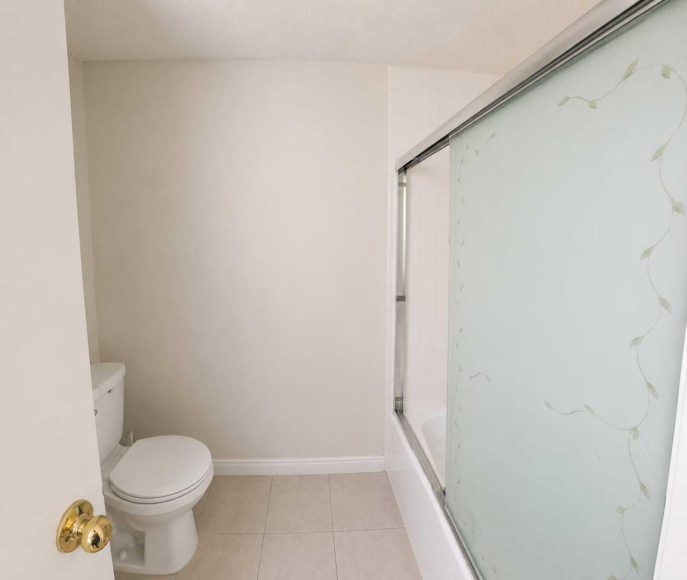 219 LAKE ARBOR #219, Palm Springs FL 33461