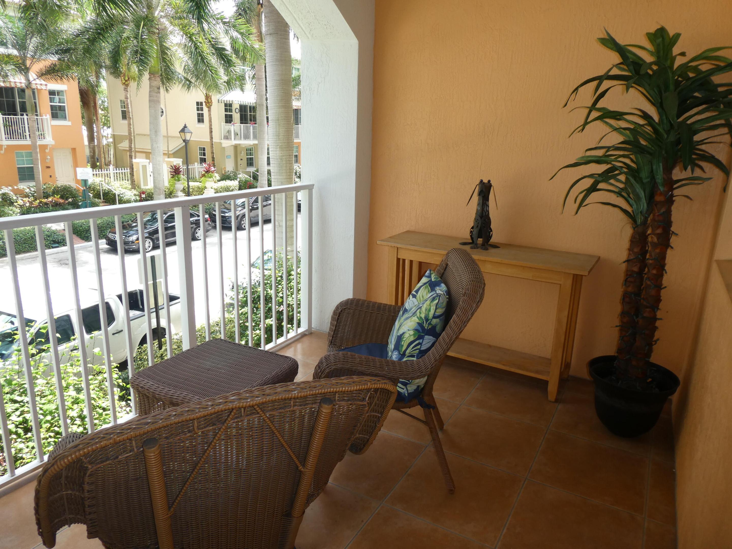 804 E Windward #211, Lantana FL 33462