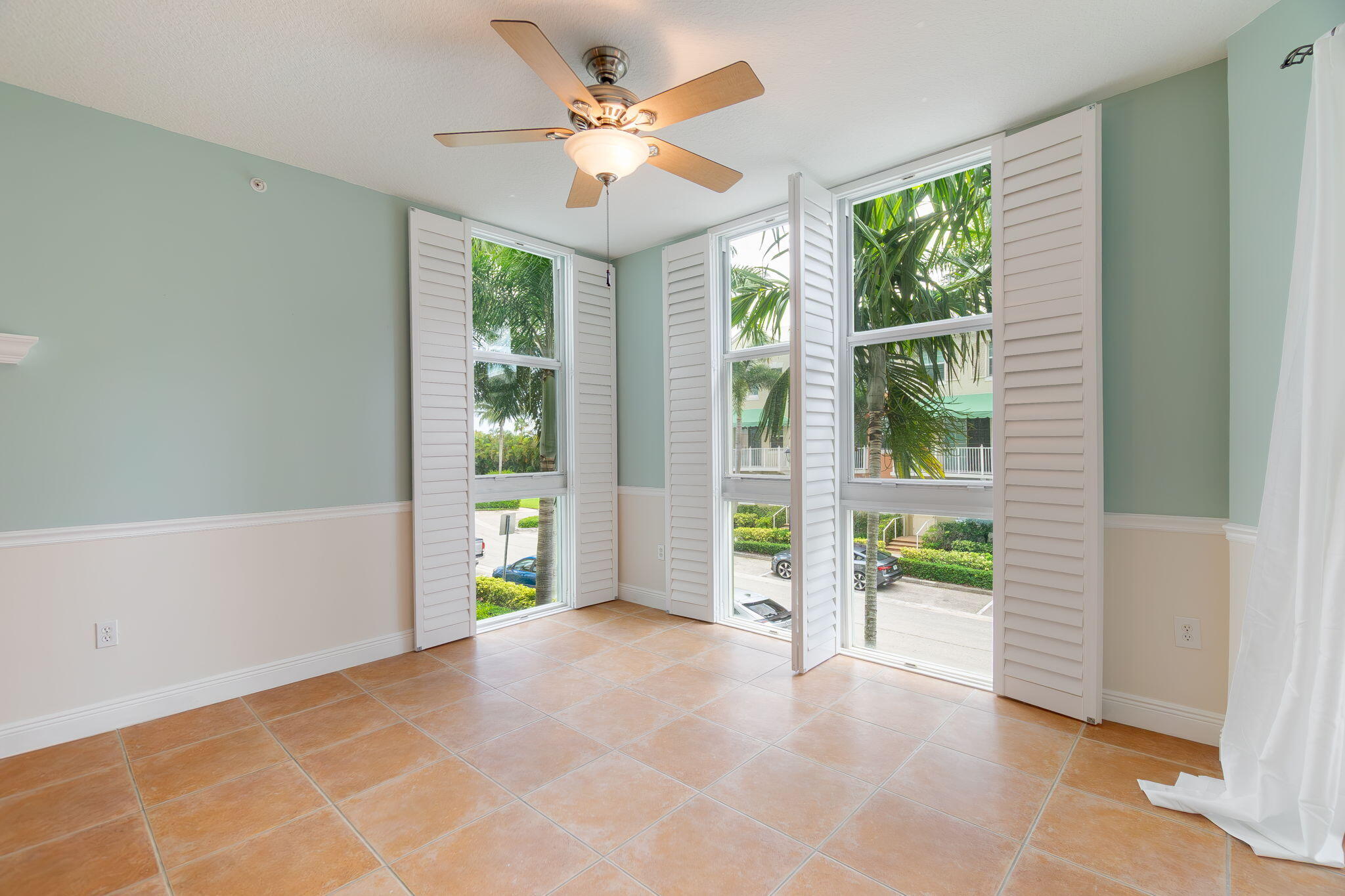 804 E Windward #211, Lantana FL 33462
