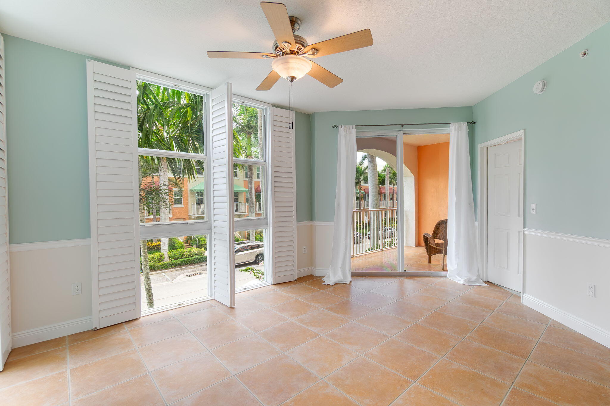 804 E Windward #211, Lantana FL 33462