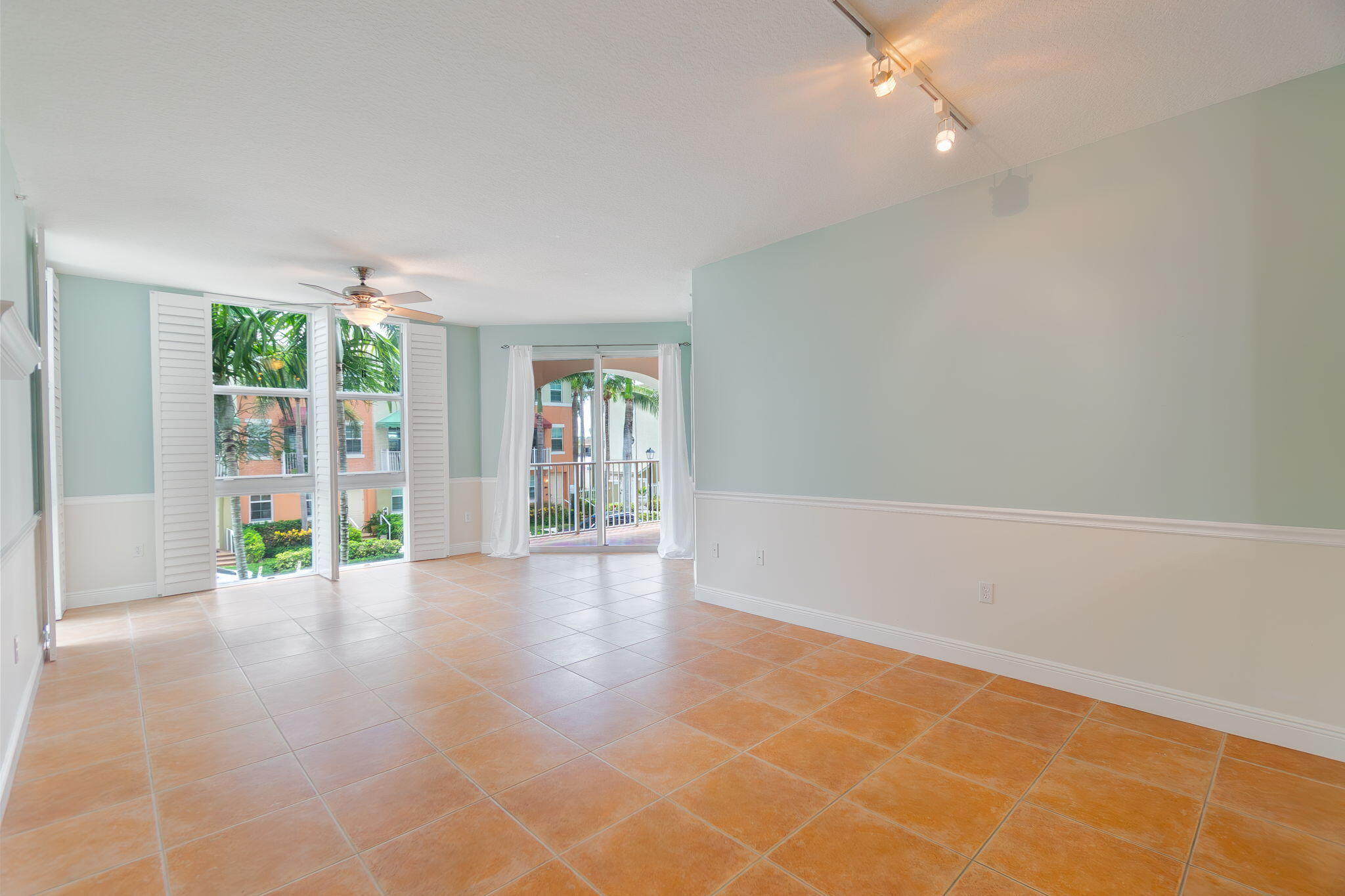 804 E Windward #211, Lantana FL 33462