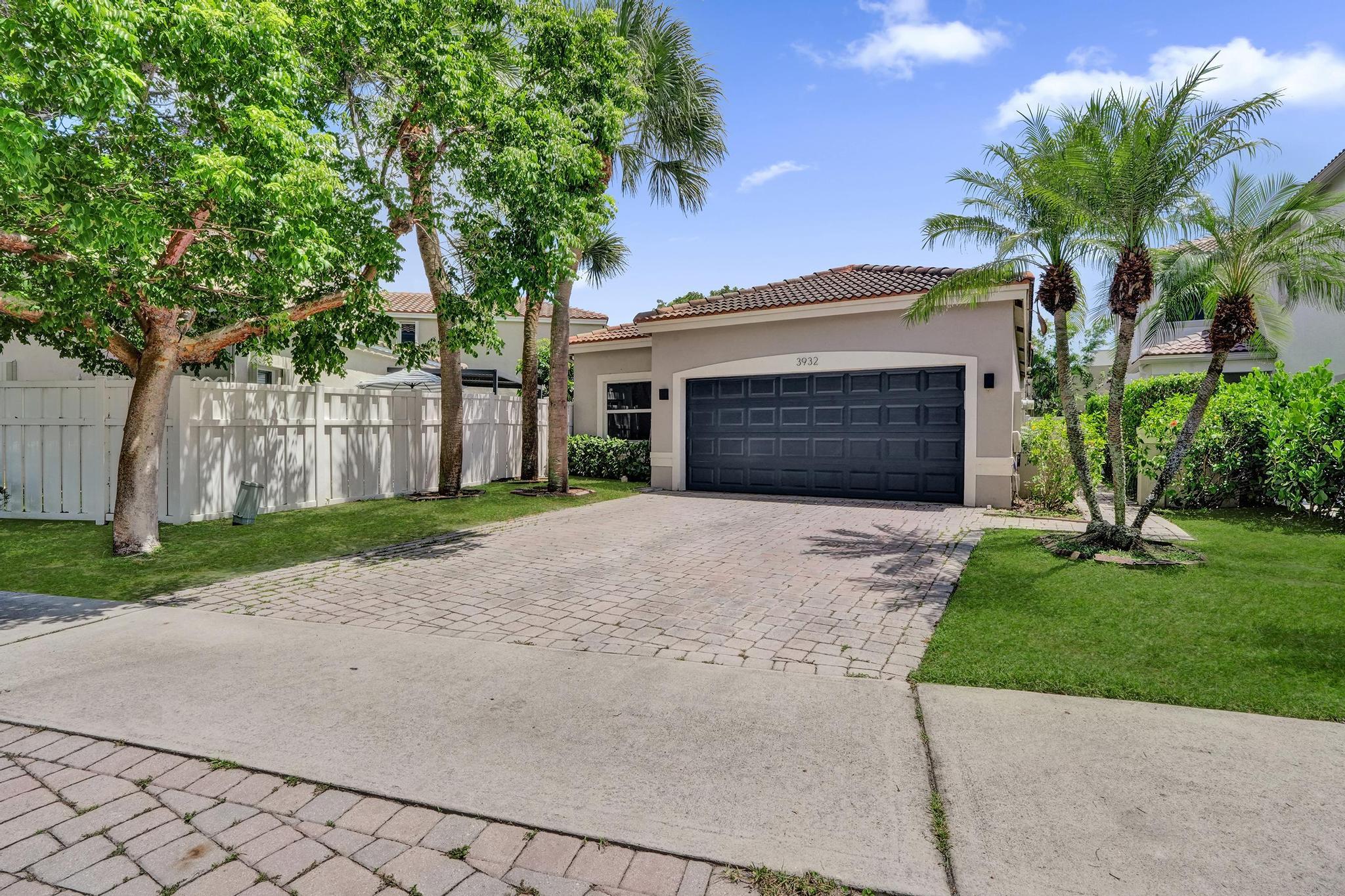 3932 NW 62nd, Coconut Creek FL 33073