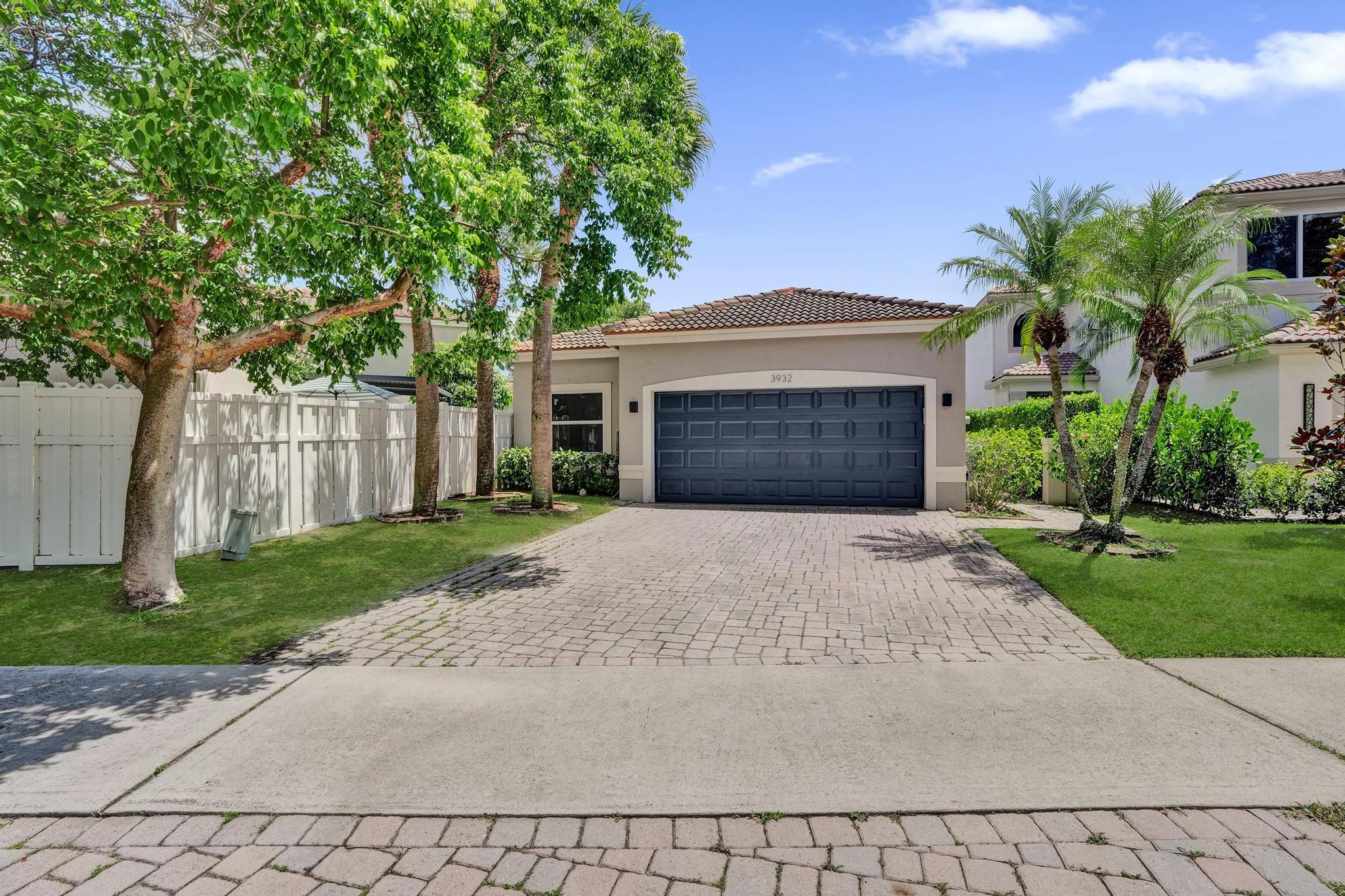 3932 NW 62nd, Coconut Creek FL 33073