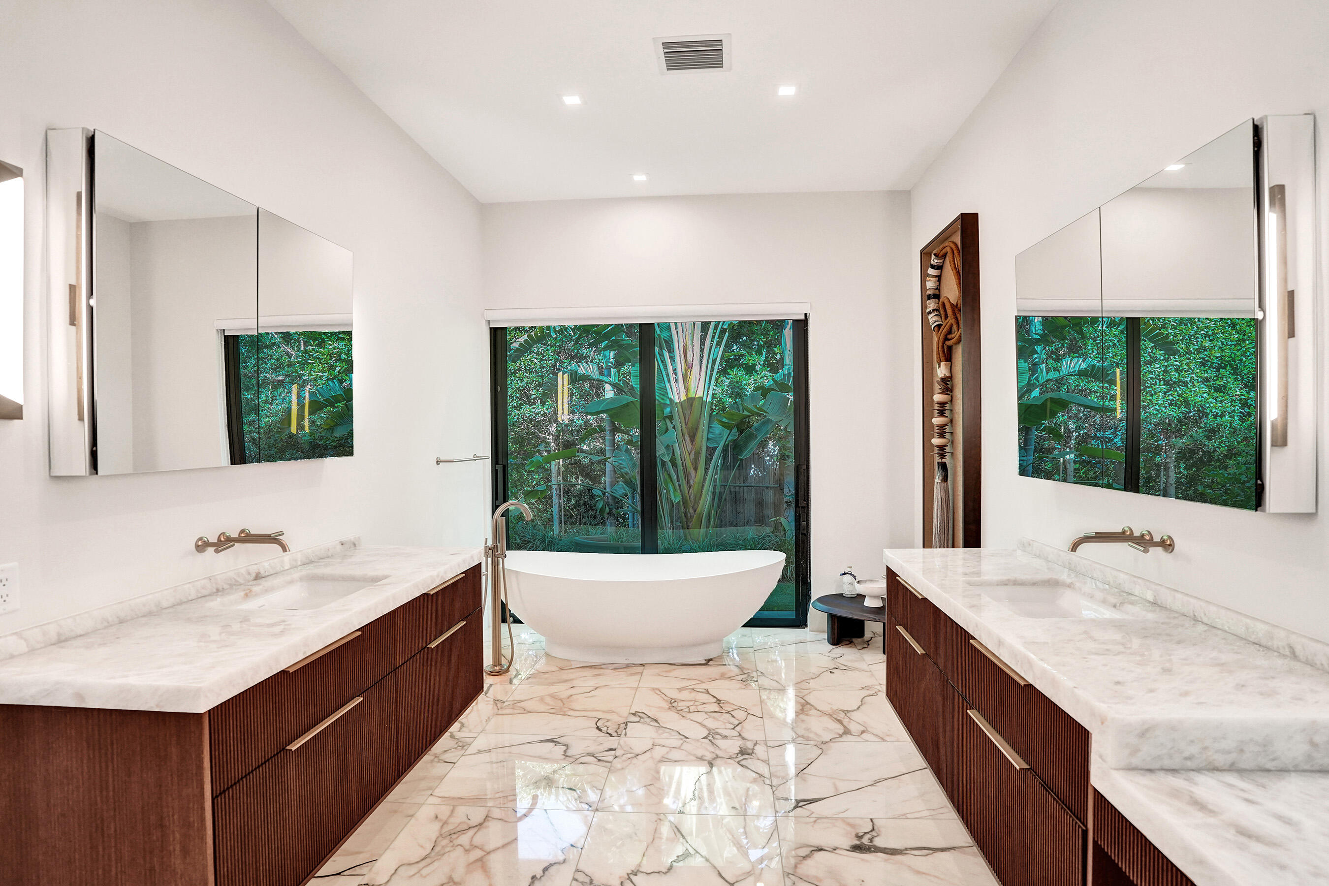 7 Tahoe, Sea Ranch Lakes FL 33308