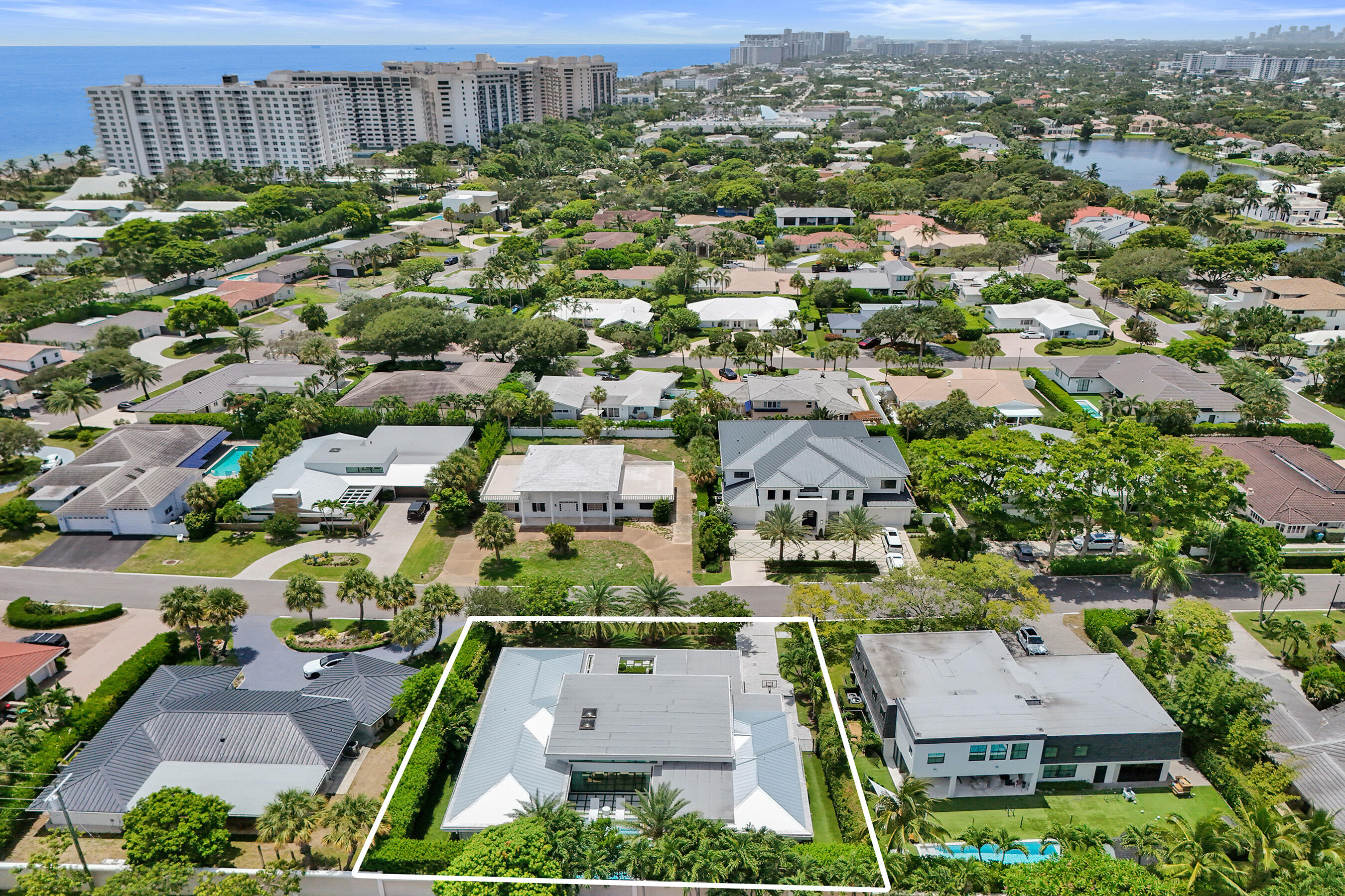 7 Tahoe, Sea Ranch Lakes FL 33308