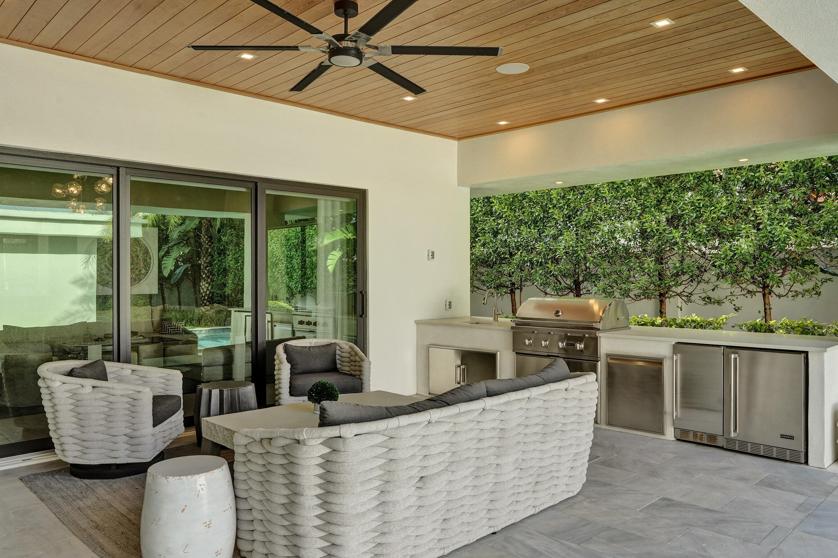 7 Tahoe, Sea Ranch Lakes FL 33308