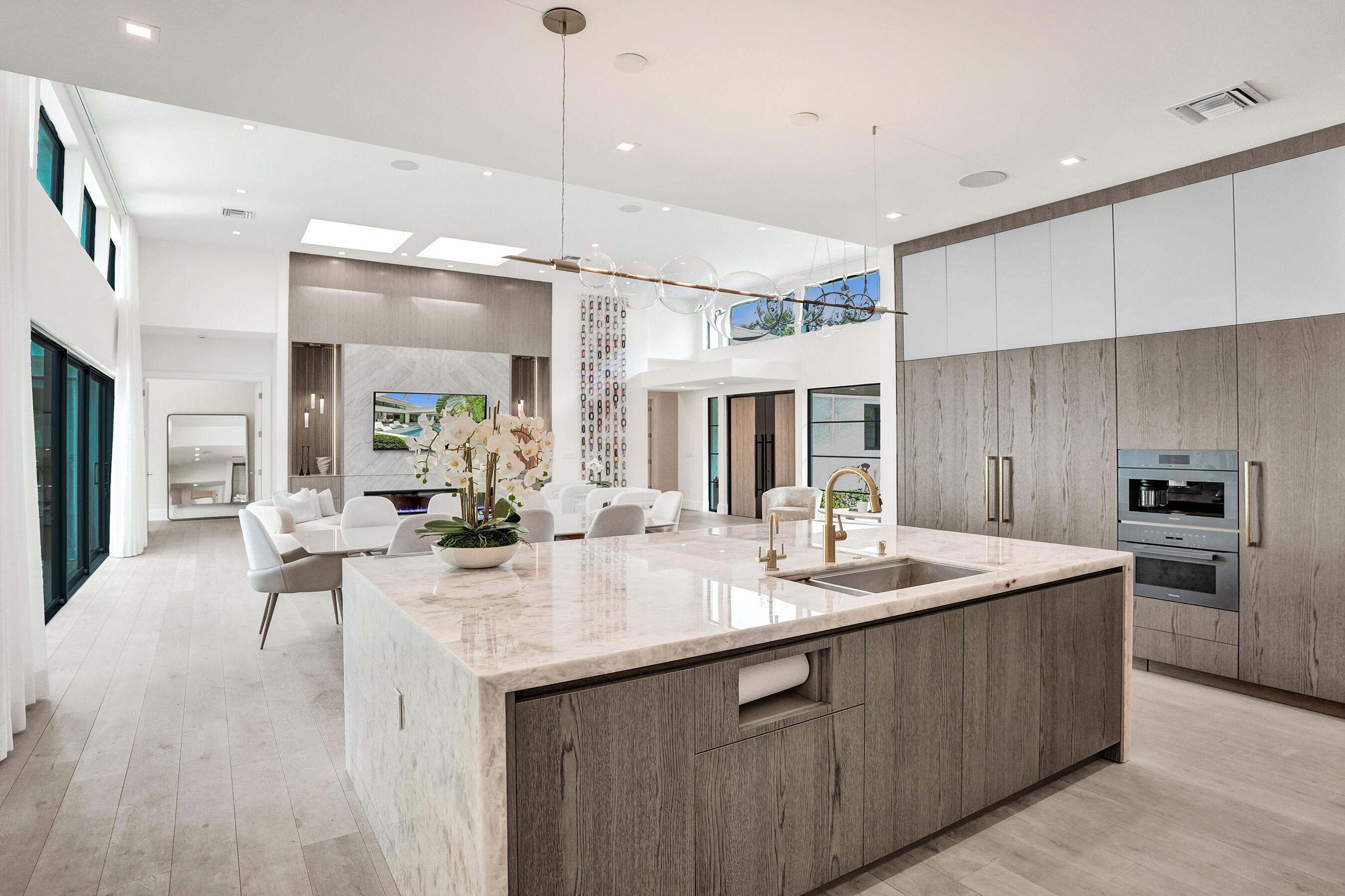 7 Tahoe, Sea Ranch Lakes FL 33308