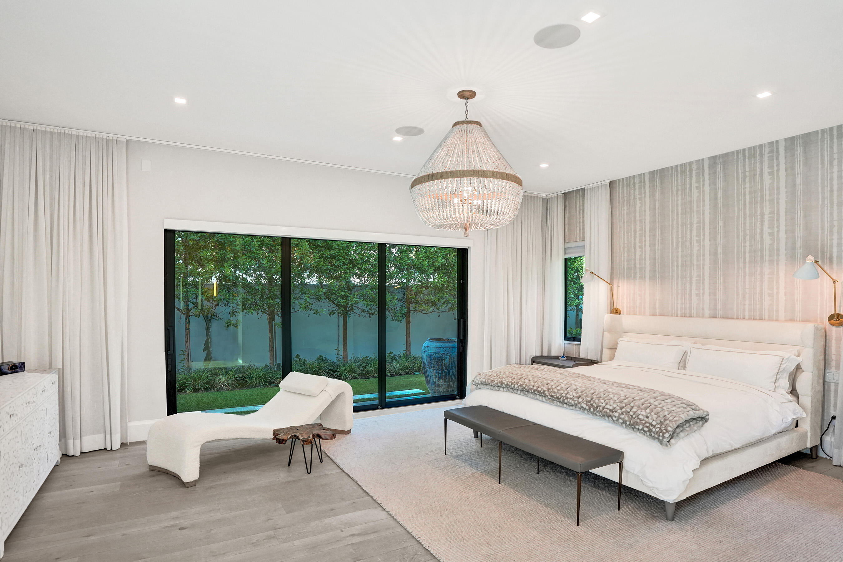 7 Tahoe, Sea Ranch Lakes FL 33308